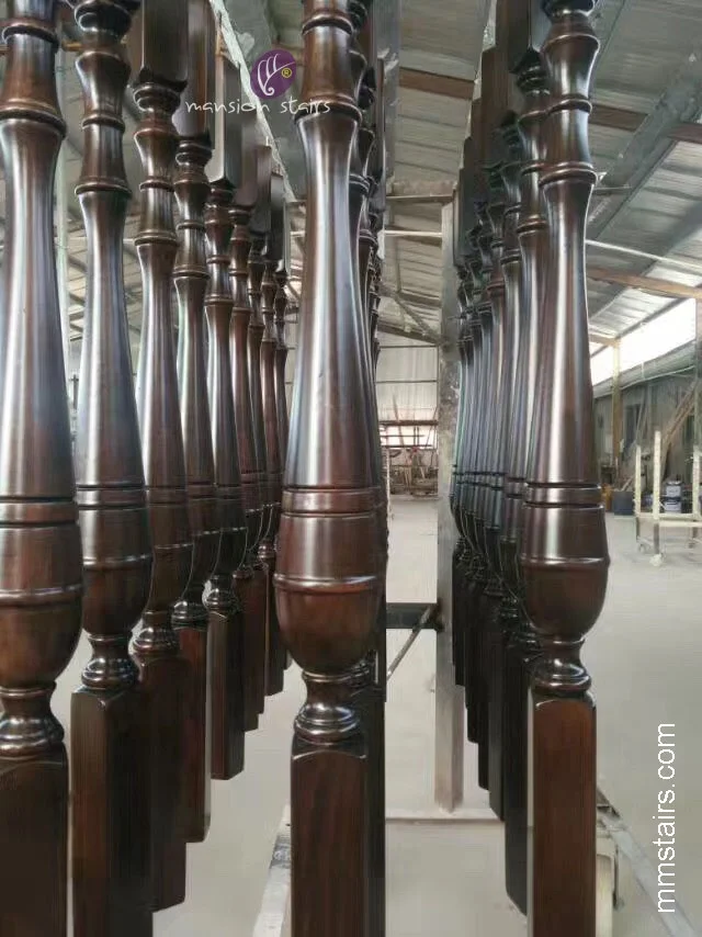 Резная стойка из цельной древесины перил/балясины