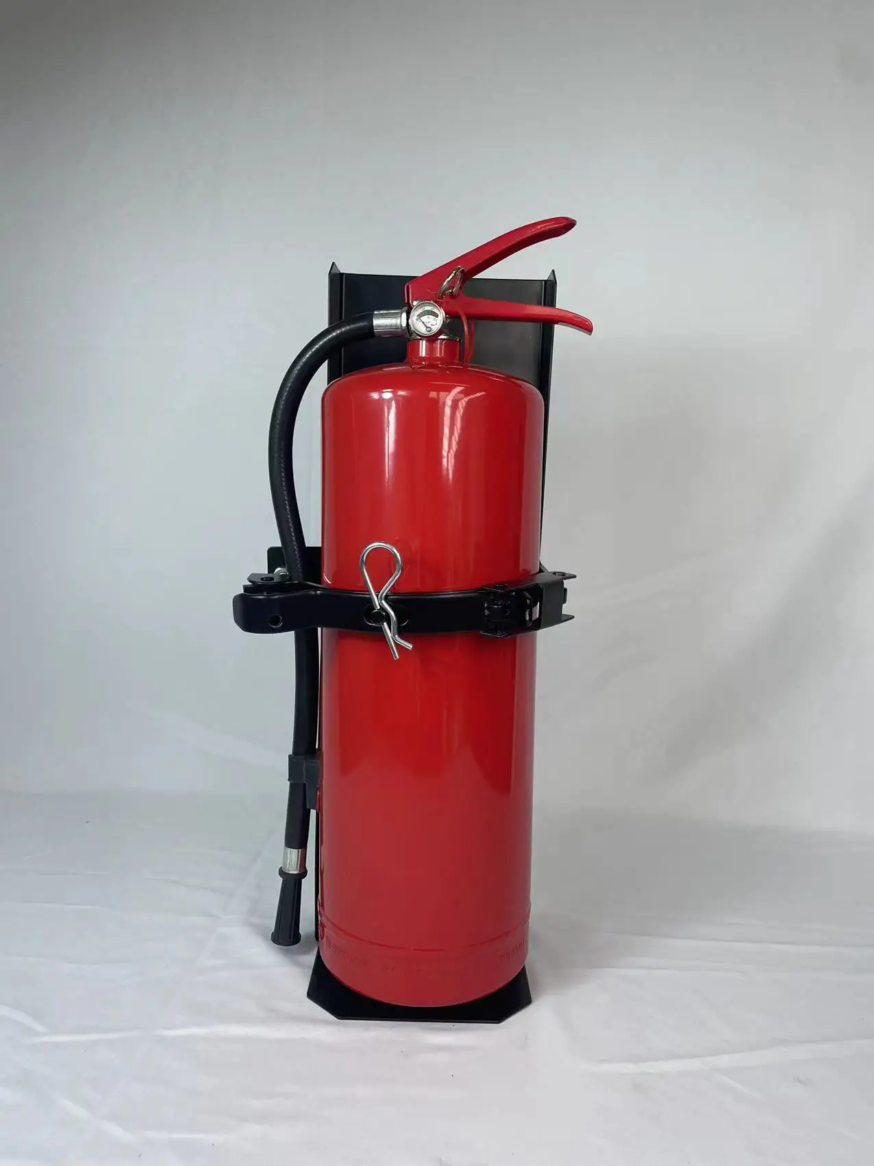 Vehicle Bracket for Big Fire Extinguisher 12kg 9kg Factory price Big heavy duty Truck fire extinguisher bracket