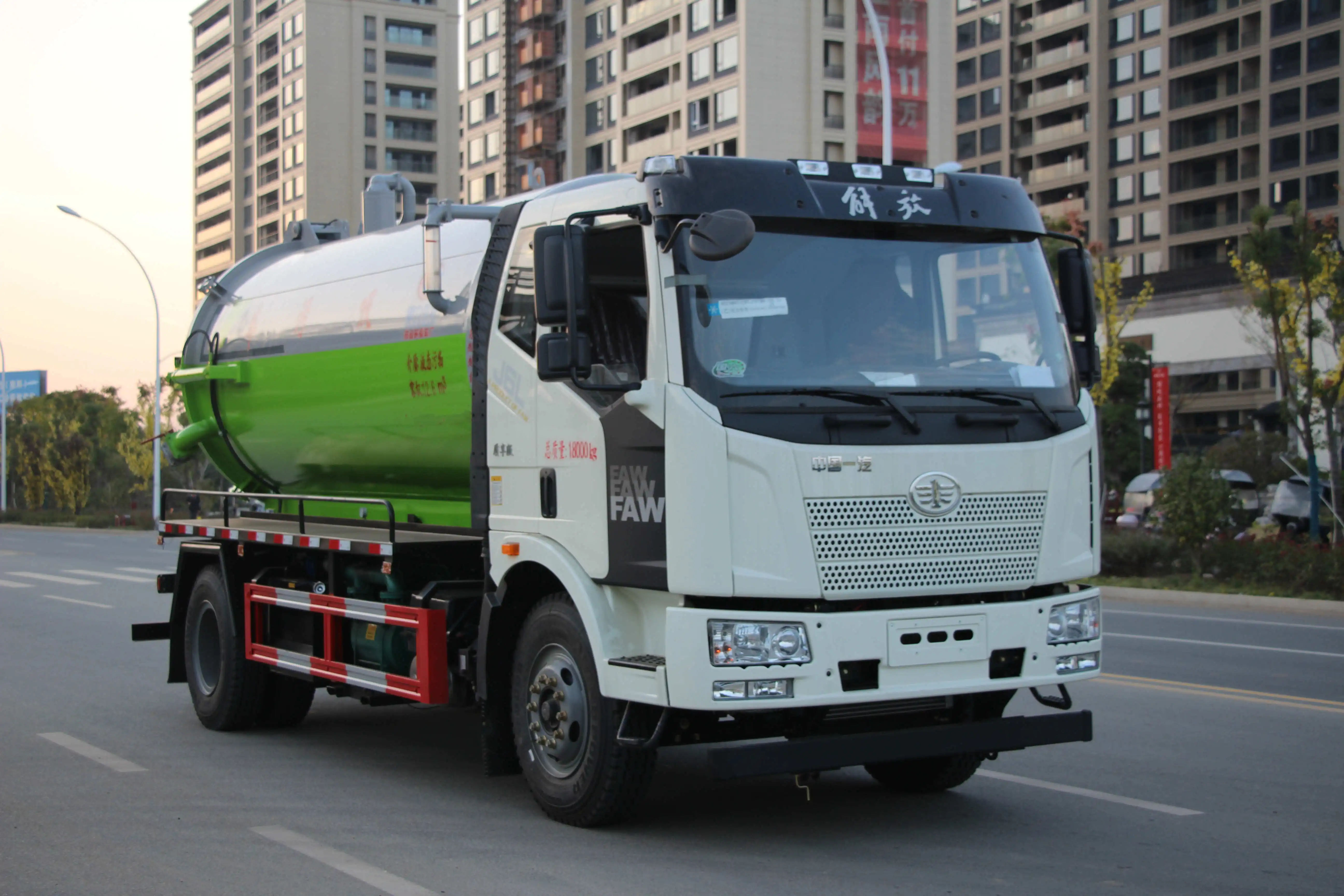FAW 12600 Liters Vacuum Sewage Fecal Suction Truck Vacuum Sewer Truck Septic Suction Tank Truck