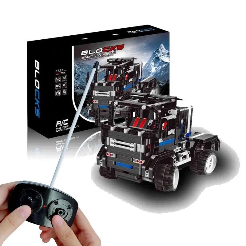 RTS 561pcs Bricks Car RC 3.7V 4 CH Remote Control Building Blocks Toy Set Blocks RC Car Stem Building Toy Car
