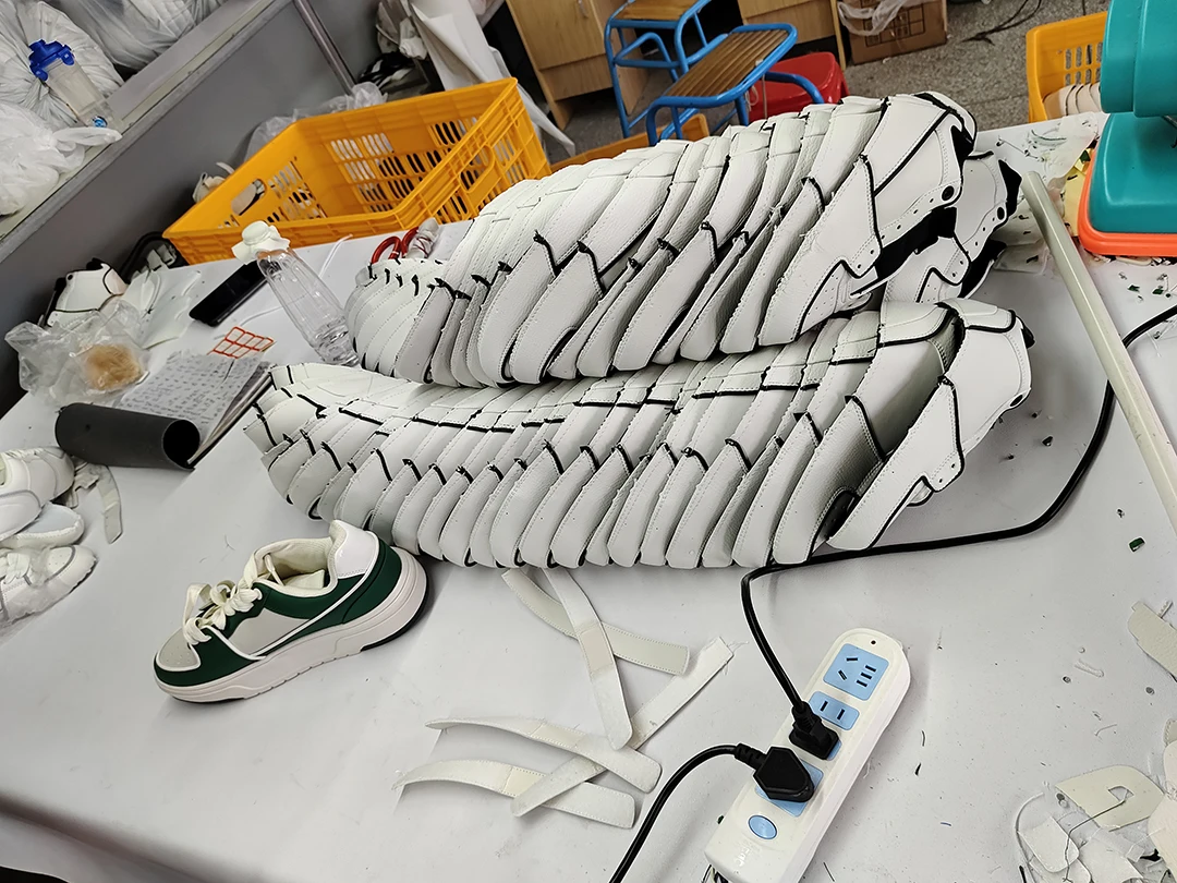 OEM ODM Manufacturers Original Customized Logo Genuine Leather Low Sneakers Design Skateboard Casual Men Custom Shoes for Women