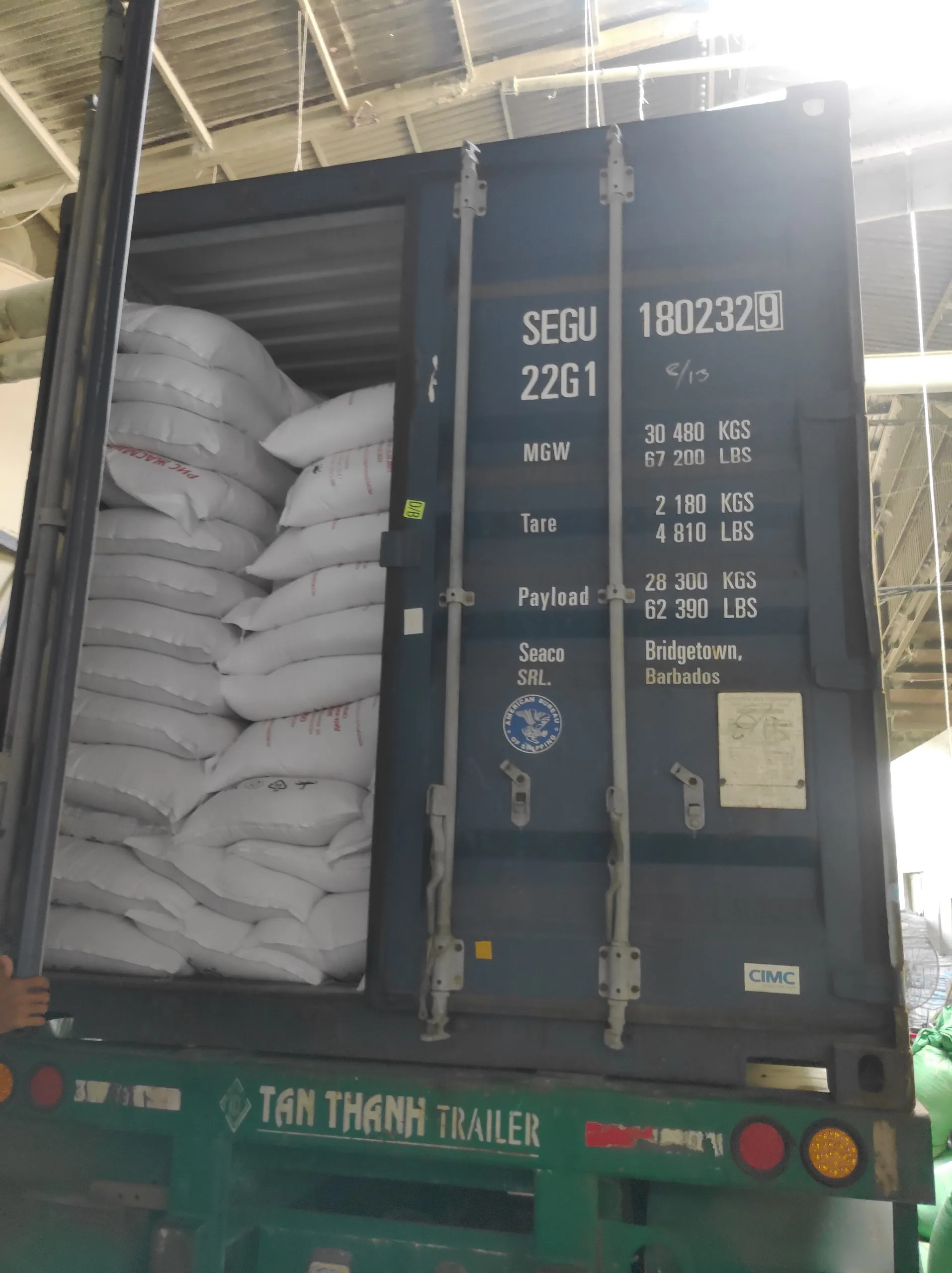 Органический ароматный рис 5% сломанный сорт ST21 вьетнамское происхождение высокое качество разумная