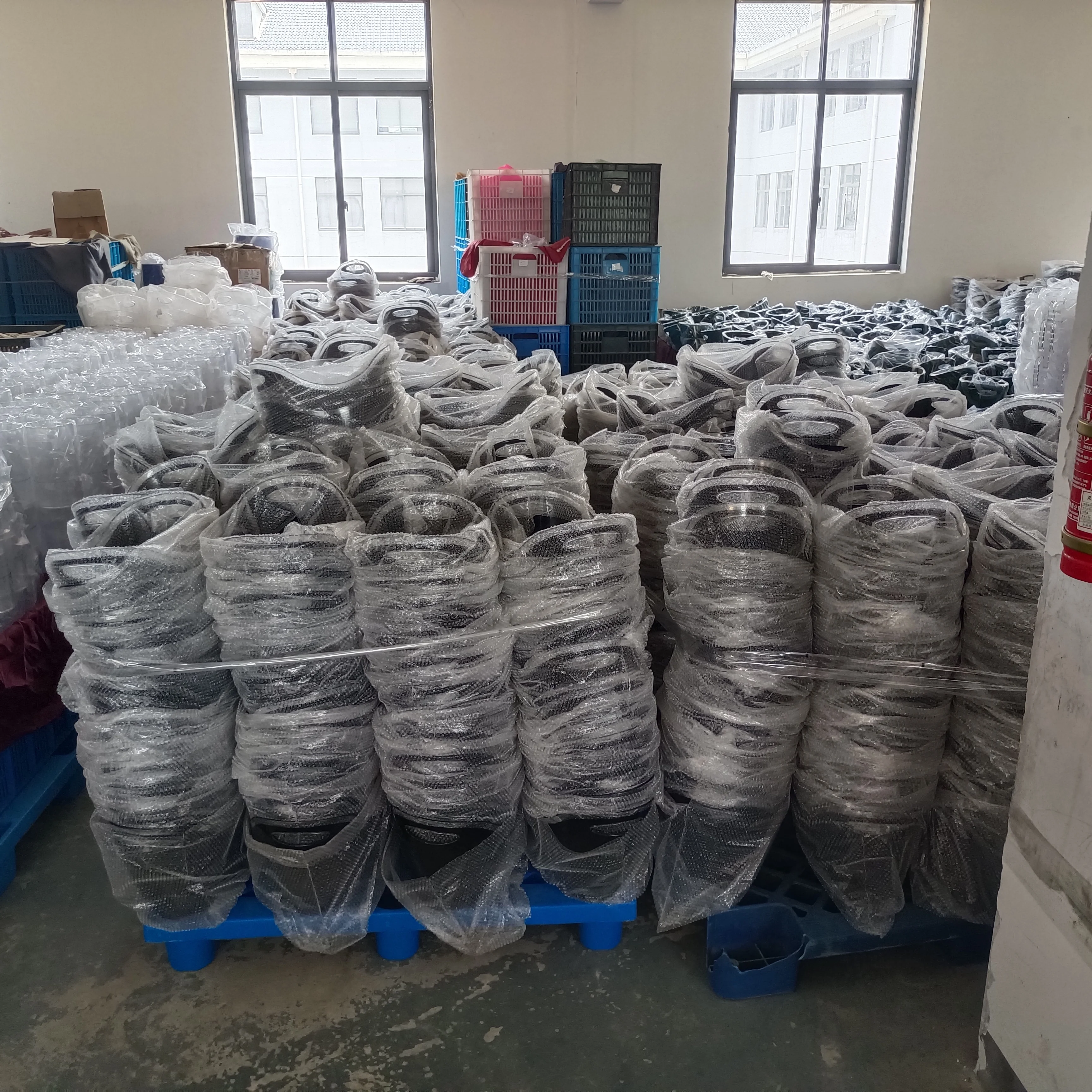 China factory wholesale 10L plastic bowl oval boat wave waved shaped ice bucket wine chiller champagne ice buckets wave shape T