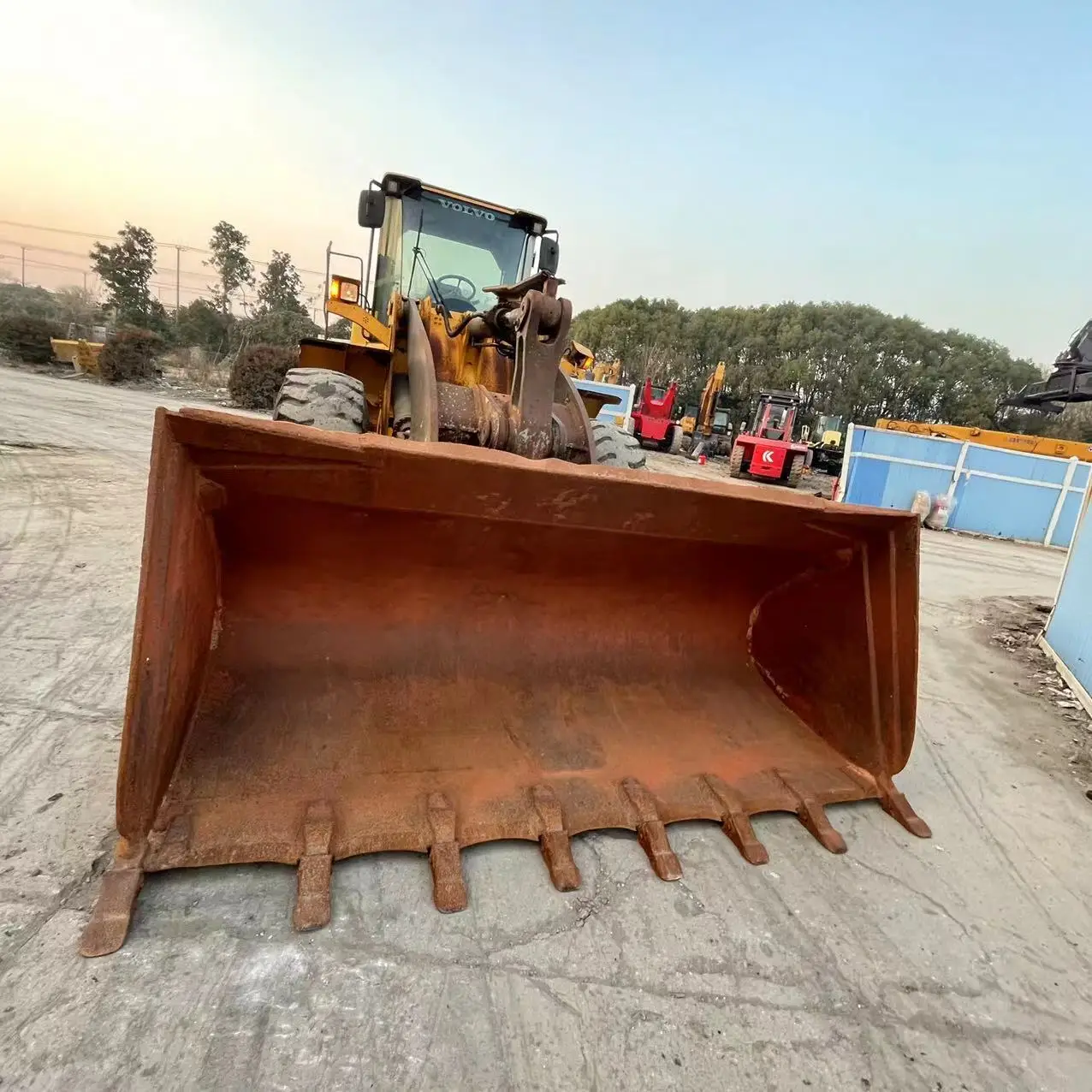 Original Condition Used Volvo L105 L70E L120 L150 L180 L220 3ton 5 ton 6 ton Wheel Loader