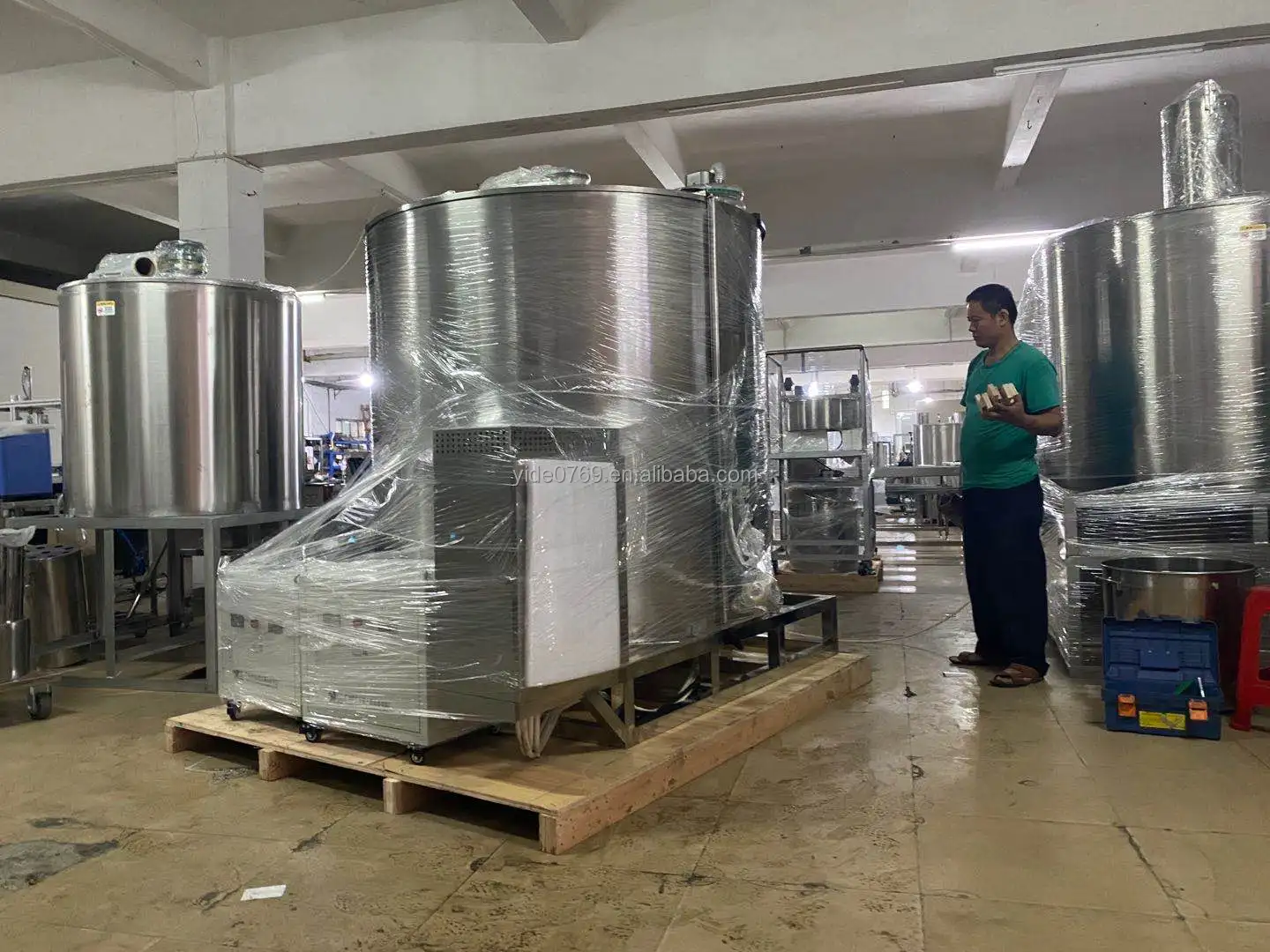 Экологически чистая нагревательная электрическая машина для плавки пчелиных восковых свечей с плавильными резервуарами