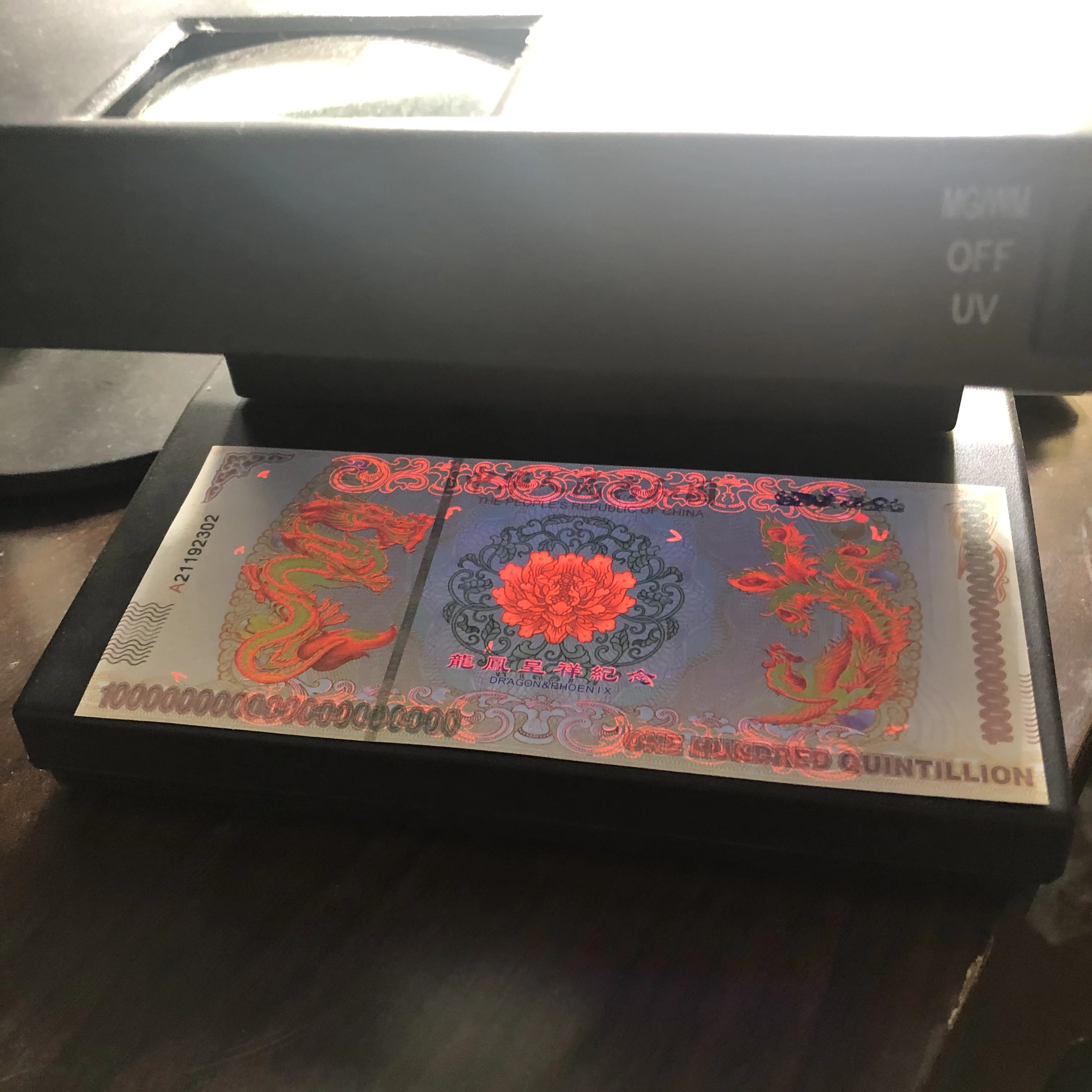 1000pcs Chinese Yellow Dragon and Phoenix One Hundred Quintillion Banknote Dollar Yellow Dragon in Wooden Box for Souvenir Gifts