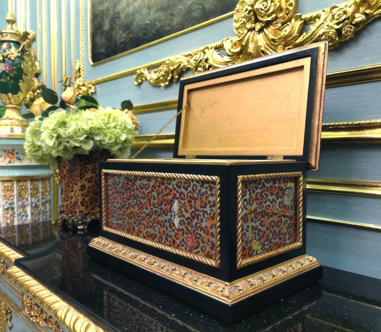 Yips LD-1203-0481 Handpainted Butterfly Pattern Livingroom Home Decoration Classical Luxury Box