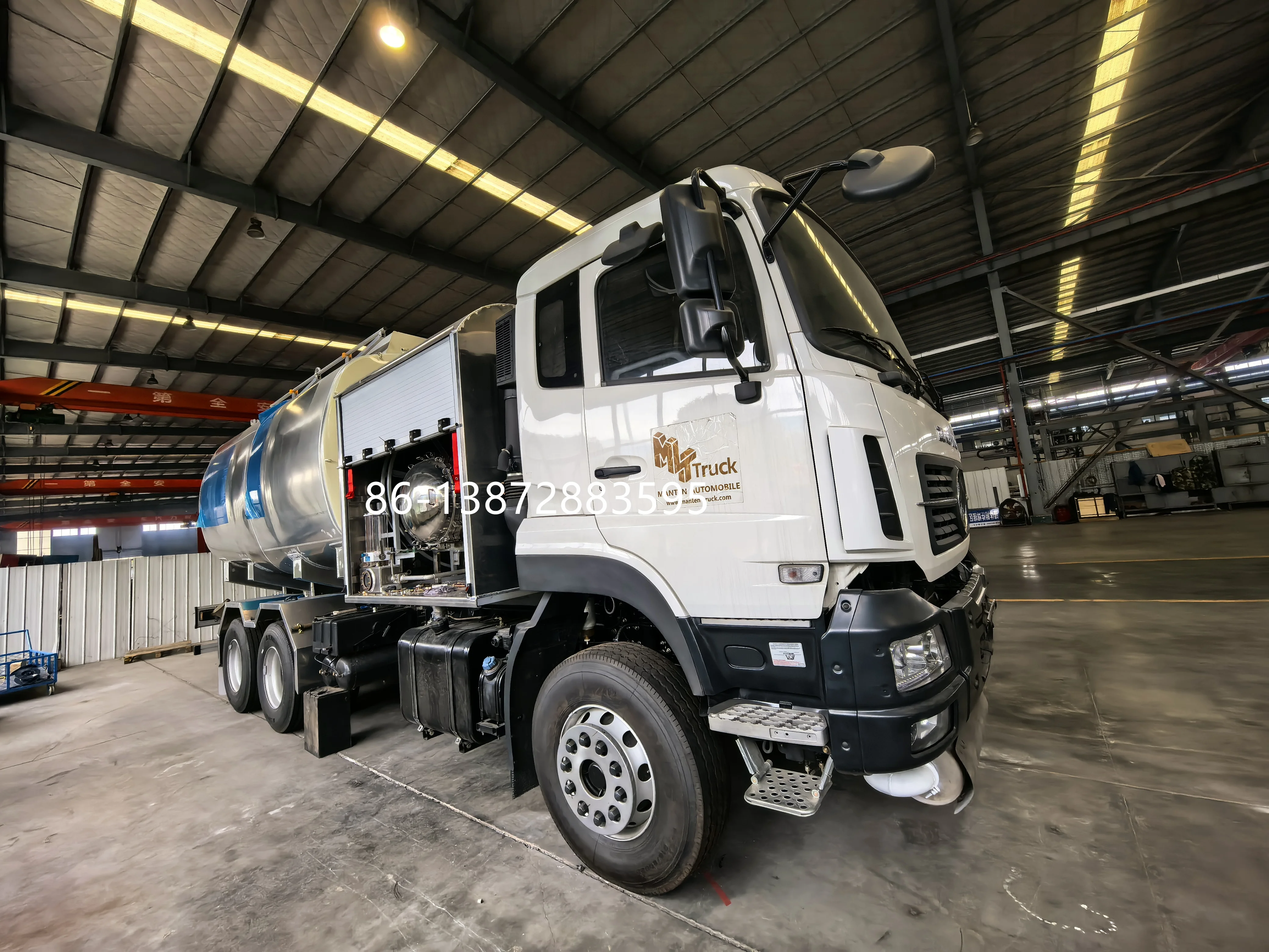 High Quality 6x4 Manual Transmission New Condition Aluminium Dongfeng SHACMAN Oil Truck for Helicopters Aircraft Refueling