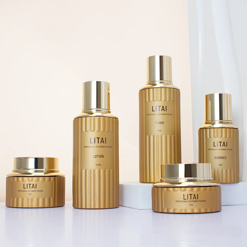 Thick Bottom Skin Care Packaging Glass Bottle Golden Toner Essence Serum Lotion Cream Cosmetic Glass Bottle With Pump Spray