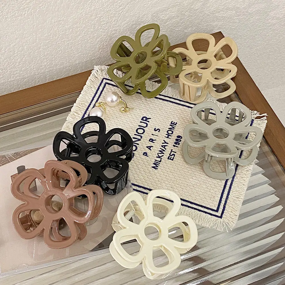 Round Floral Flower Claw Clip Trending Girls Hair Accessories Cute Daisy Hair Claw Best Quality Minimalist Hair Clip