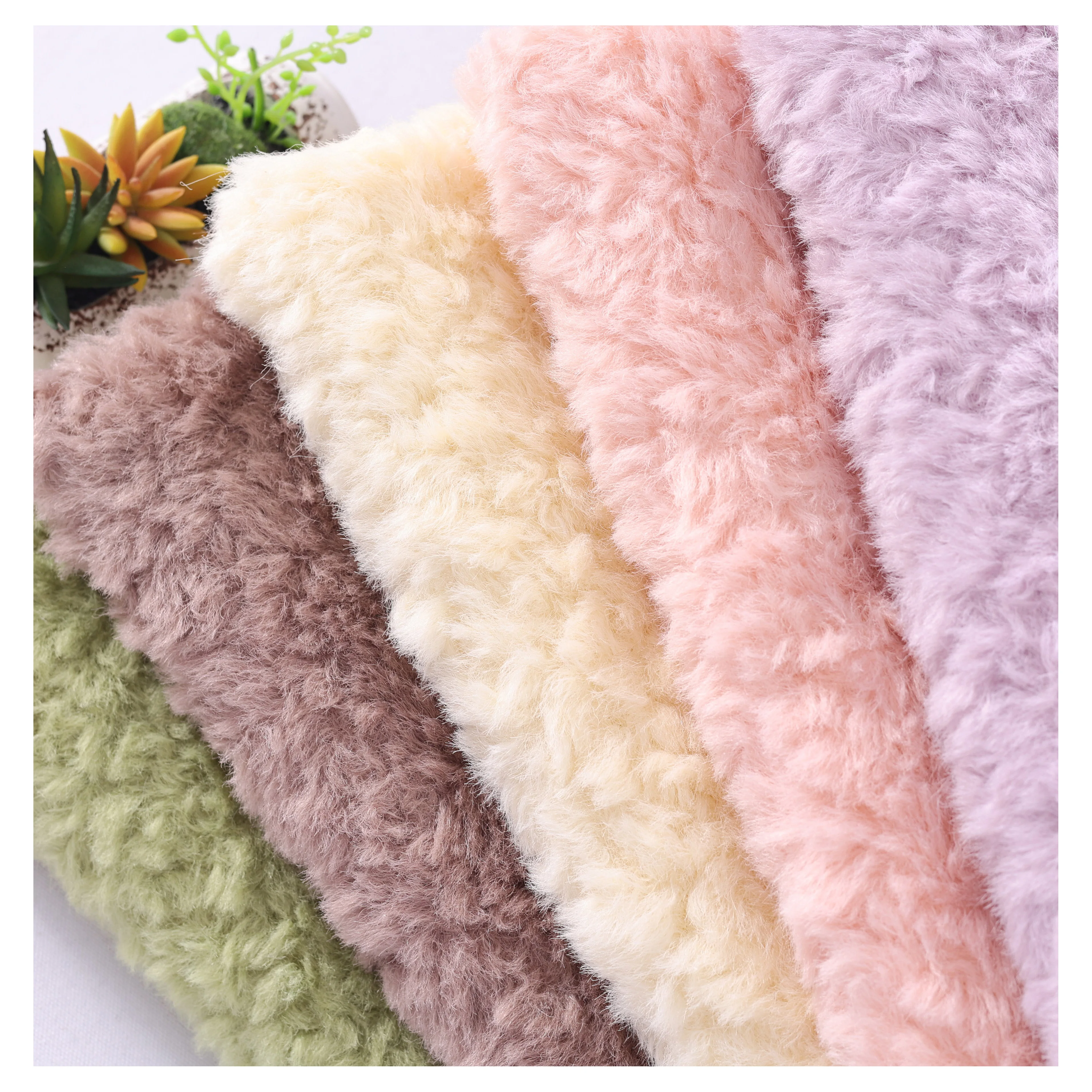 Ready to ship wholesale 700G 100% Polyester Irish wool emboss fleece fabric for womens clothing mens jacket winter blanket