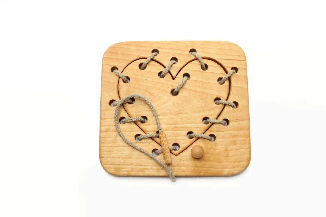 Unisex Natural Wood Lacing Toy Heart S Montessori Learning Toys Gift for 2-4 Year Old Boys and Girls
