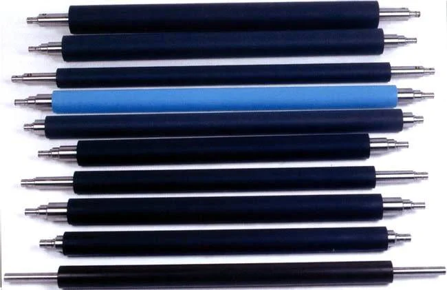 Rubber  roller for industrial machine with vulcanized rubber