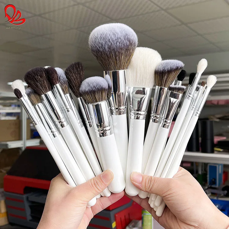 Hot Sale 5/8/12/15/24pcs Fashion Foundation Eyebrow Eyelash Makeup Brush White Wood Handle Private Label Makeup Brush Set
