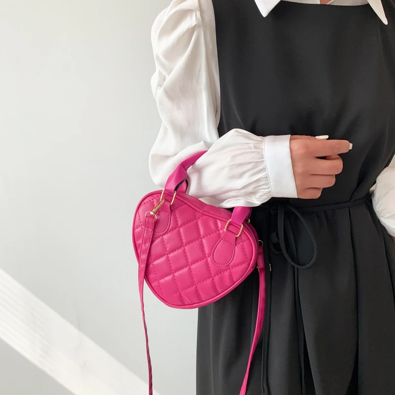 Latest design heart shape women handbag vegan leather mini purse for girls lady