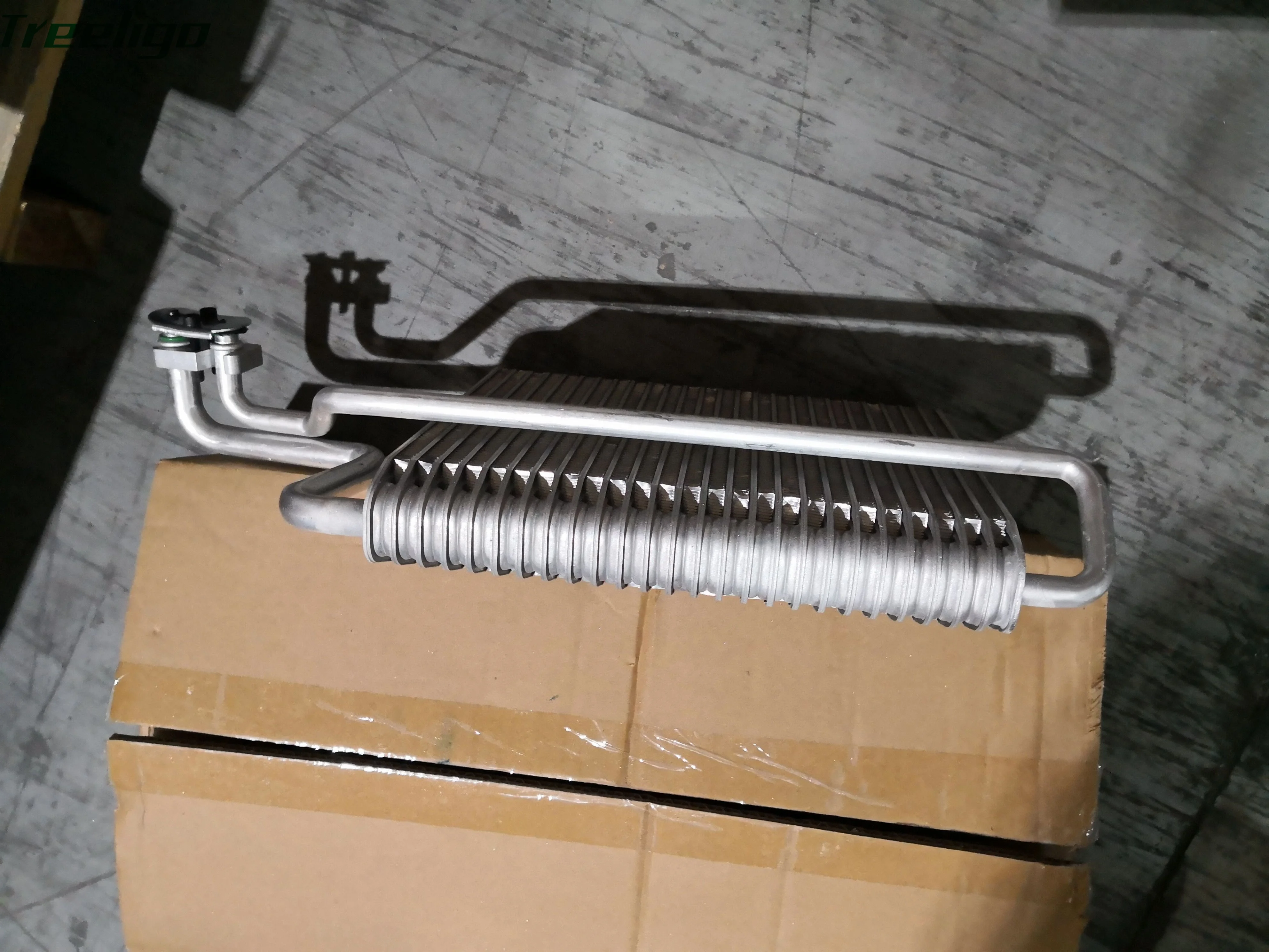 A/C Evaporator Evaporator with M---ERCEDES /Axor Truck OEM 0018308358