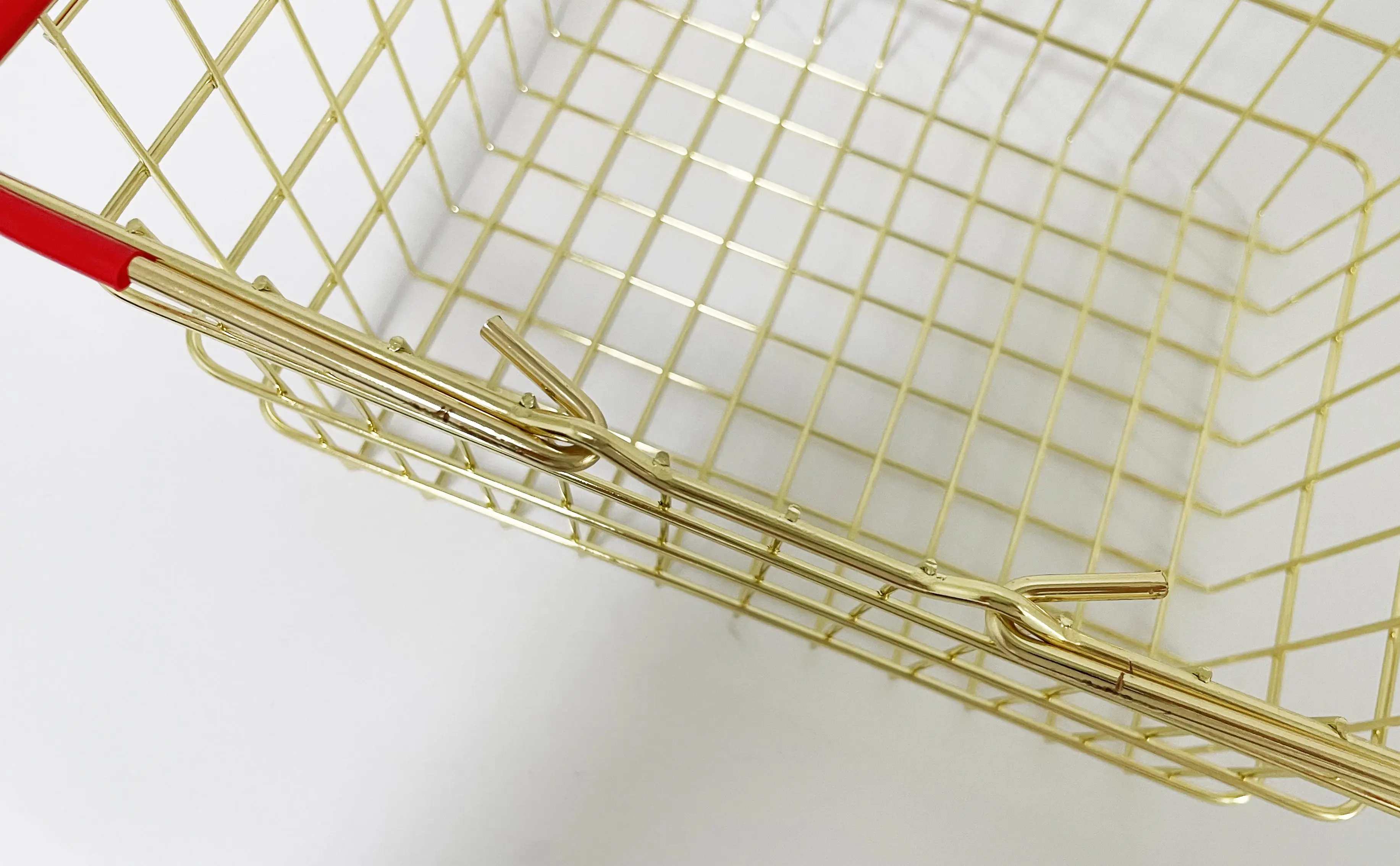 Custom made Wholesale durable square shape storage metal wire mesh basket for supermarket