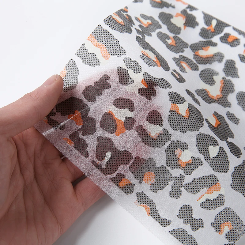 
OEM/ODM nonwoven waterproof pp fabric Leopard print spunlace spunbond fungi-proofing non-woven 
