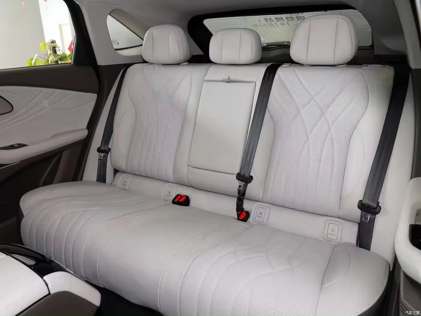 Chery Exeed RX 4WD LHD Vehicle  Luxury SUV 400T 5 Doors 5 Seats Fuel Power SUV