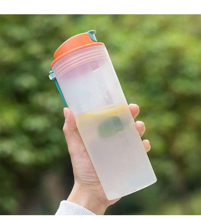 550ml plastic graduated measuring water bottle  with handle transparent sealed water cup