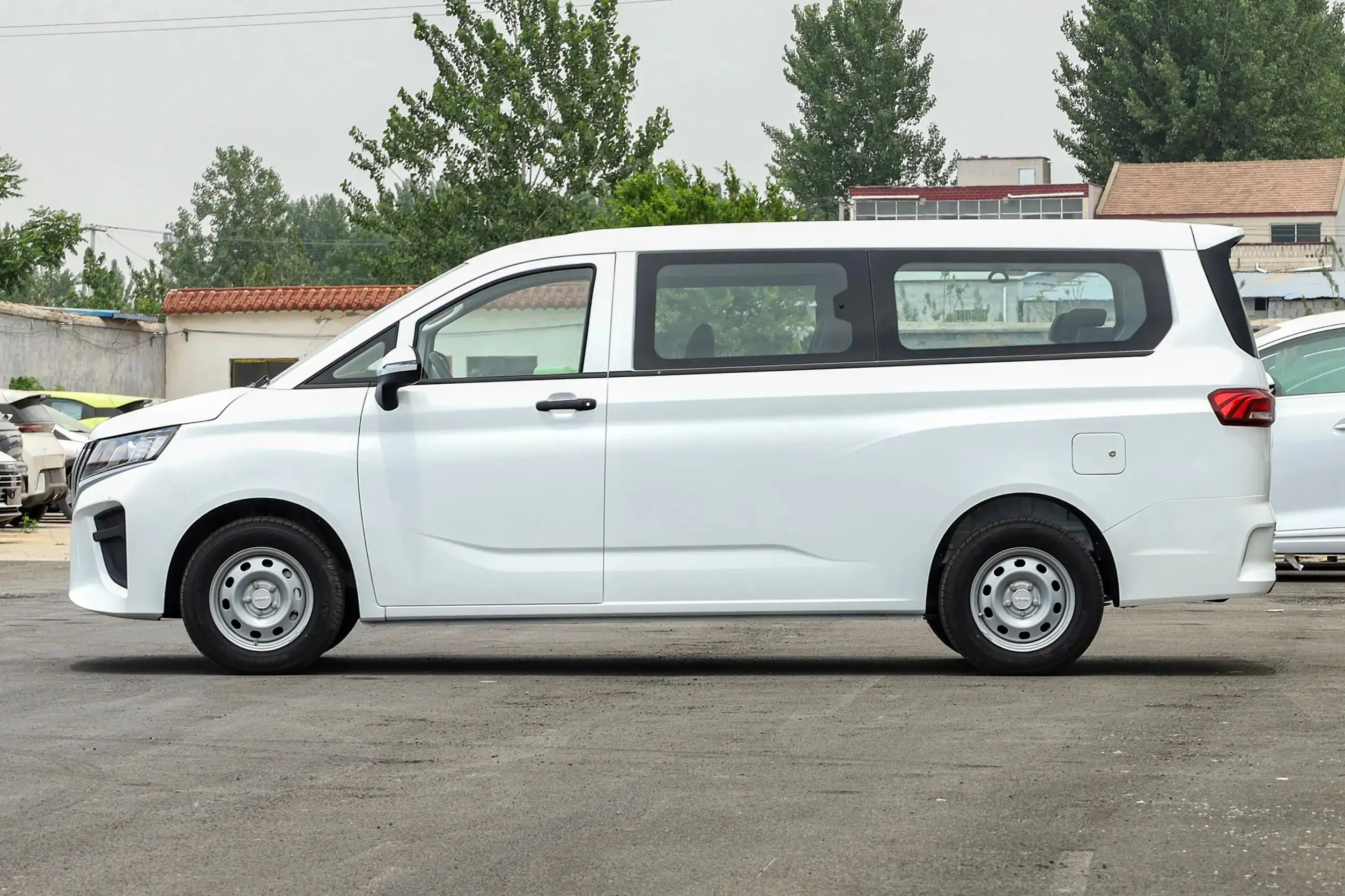 Оптовая продажа бренд Baw Baic Ace M7 бензиновый автомобиль Rexson М7 МП рушэн Эйс 4-дверное 6/7 сиденье MPV