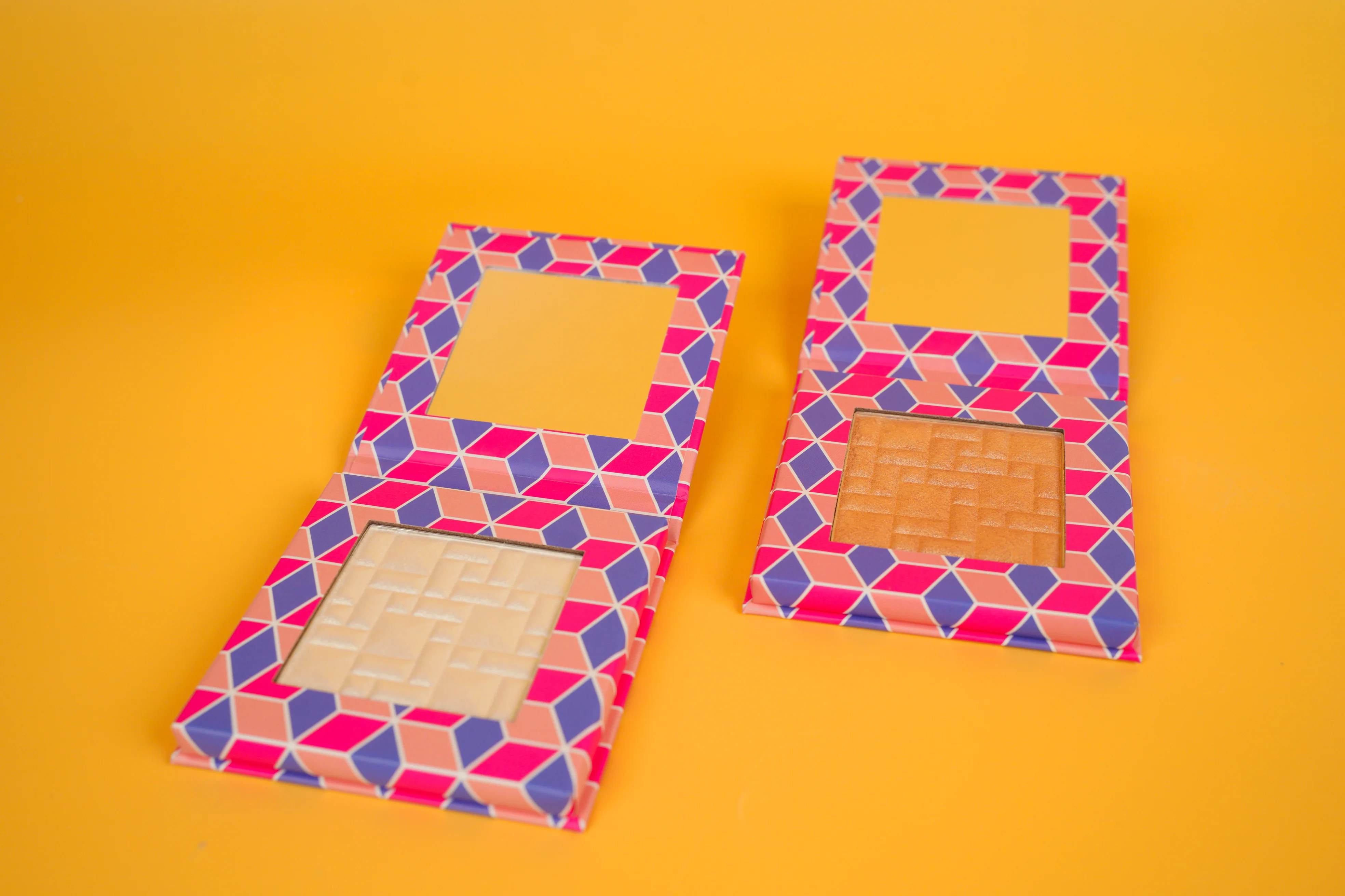 Cruelty-Free Powder Blush And Highlights Shape Contour & Highlight Face for a Shimmery or Matte Finish