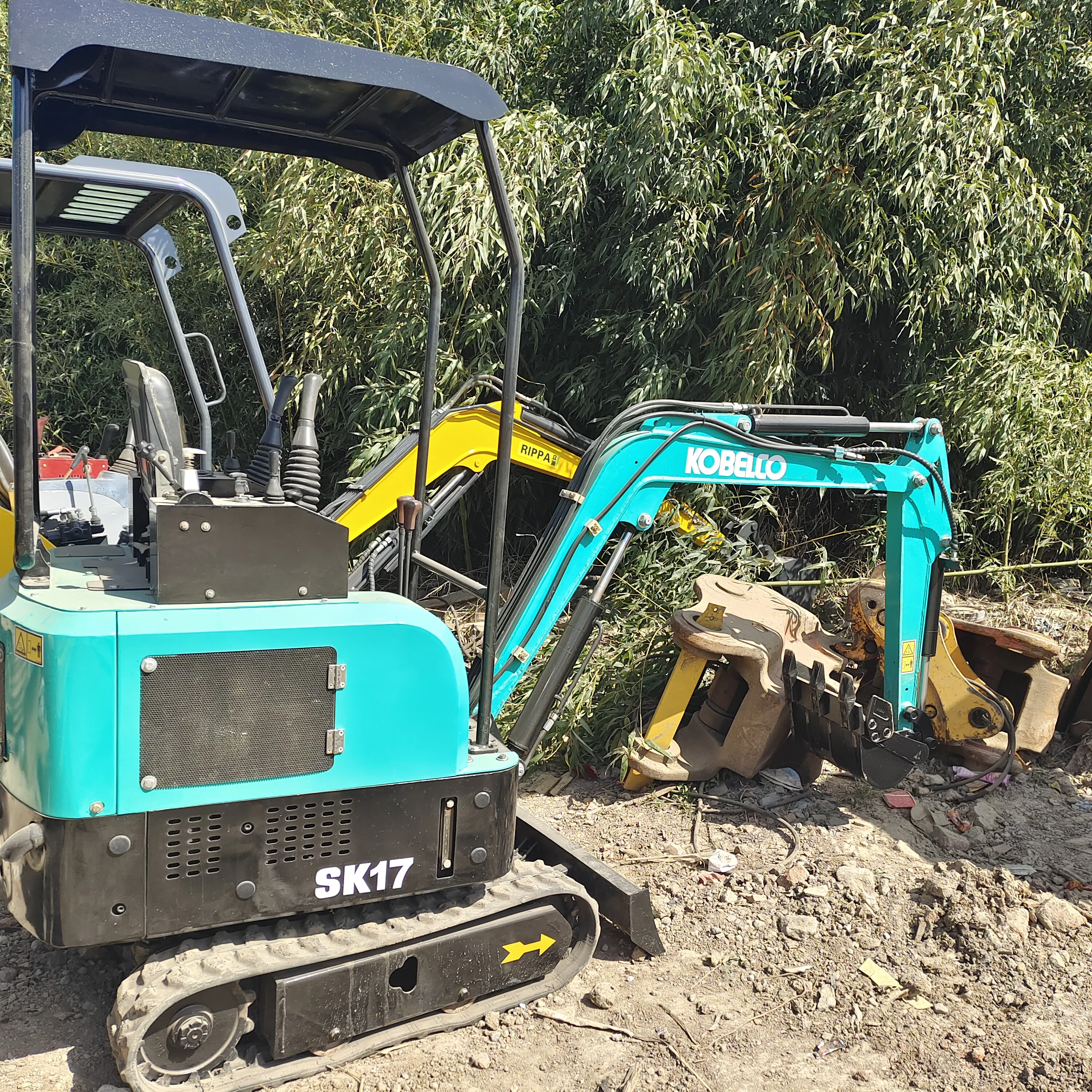 2020 year almost new good condition second hand mini micro 1.7ton used kobelco excavator kobelco sk17 used excavator for sale