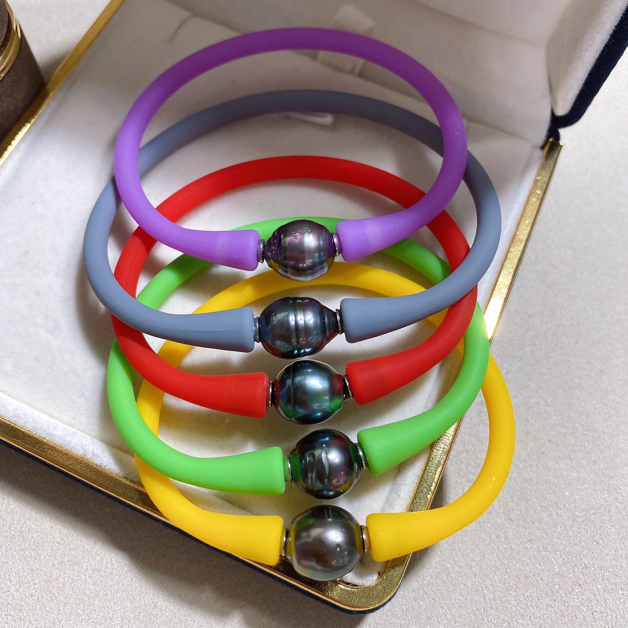 Silicone Tahiti Pearl Bangle Colorful Waterproof Bracelet 14.5-20cm Length