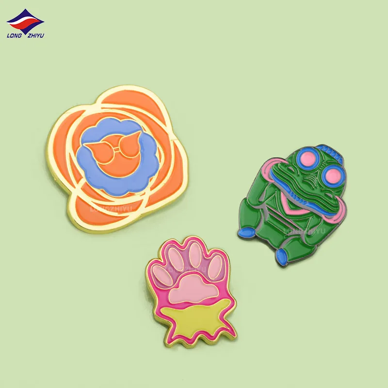Longzhiyu metal coat pin factory custom soft enamel frog pins cute brooch wholesale collar lapel pin