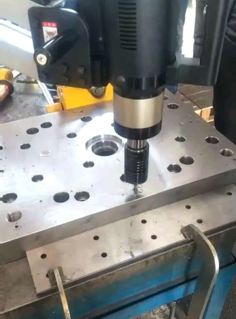 m12 m36 m3m16 m6 m24 m6m24 tapping machine arm with isojis with collets