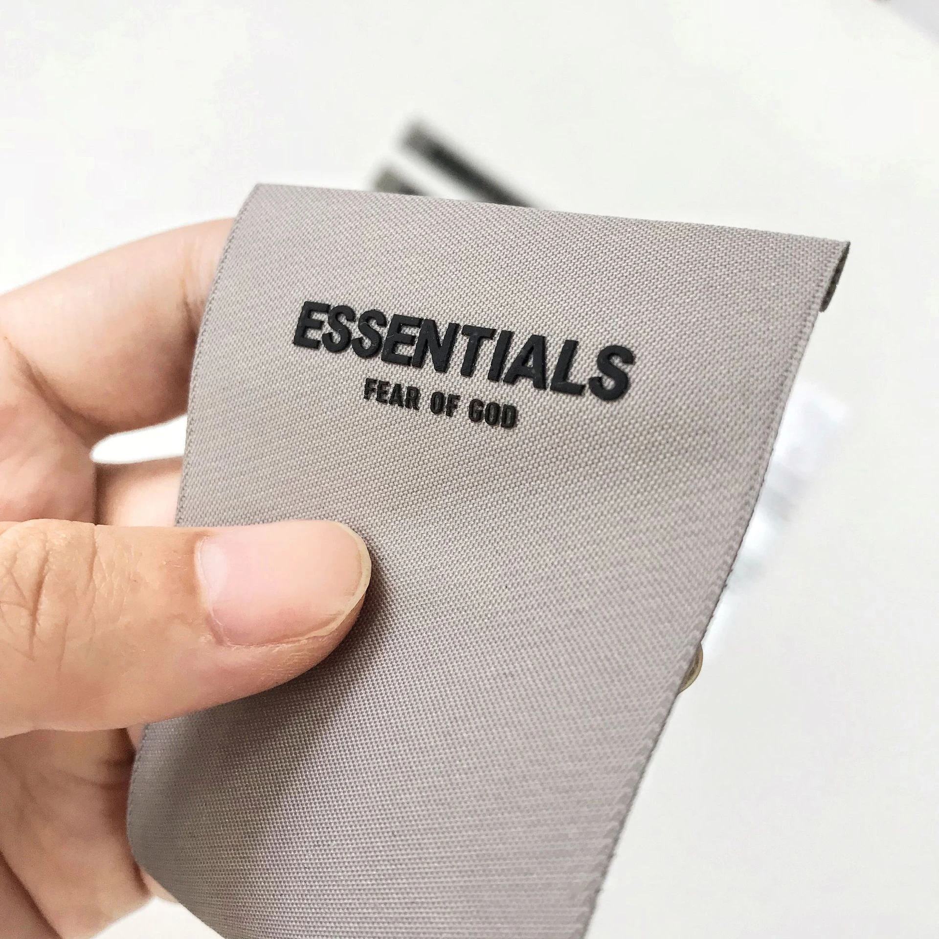 Hot Saling Custom Brand Name Clothing Labels 3D Silicone Heat Transfer Center Fold  Neck Label For Garment Accessories