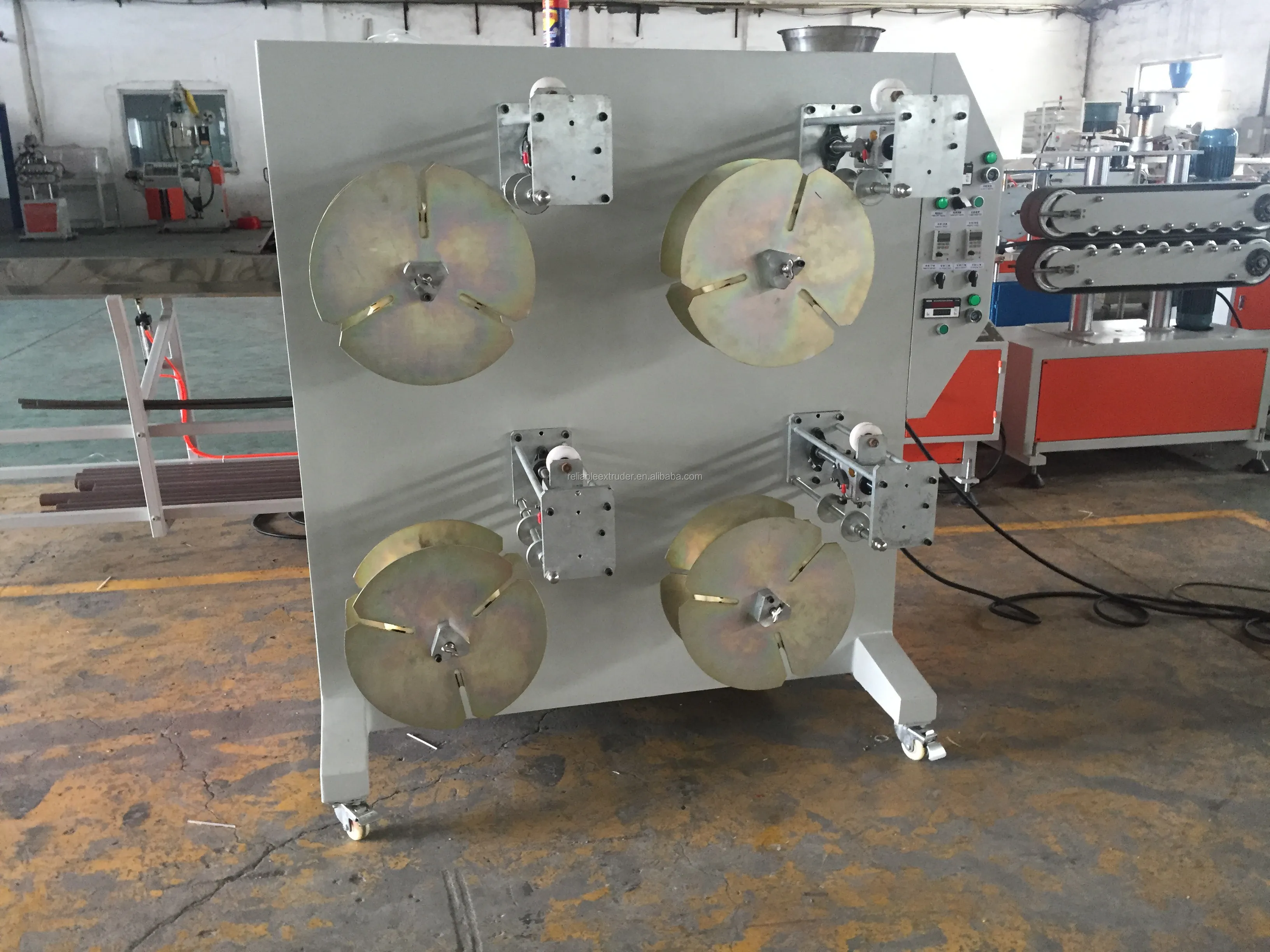 Пластиковый ротанговый/профильный сматыватель