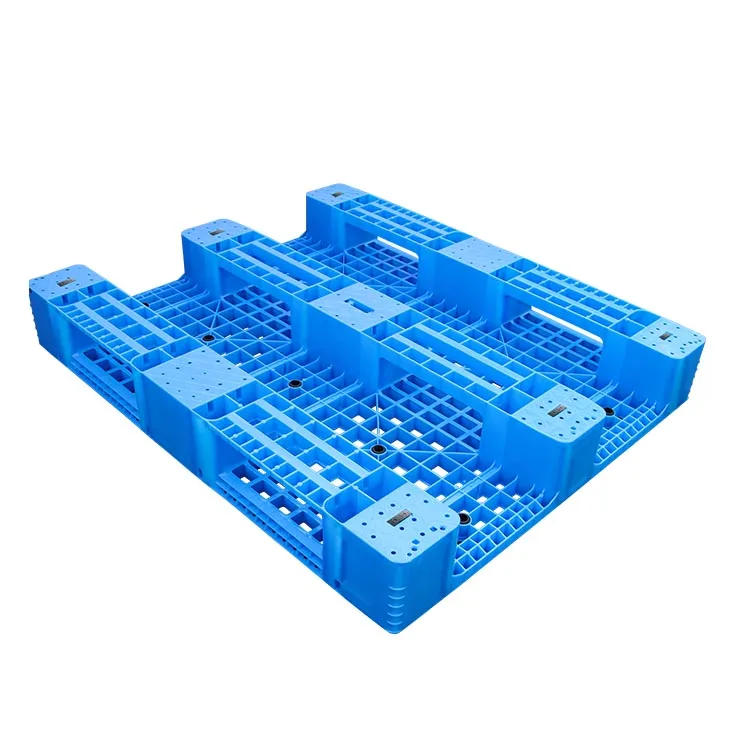Red color single faced plastic pallet 1.00m x 1.20m that could work in racking system