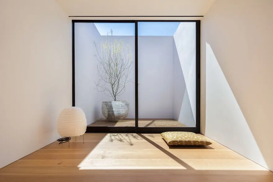 Greensee Frame Thick 2mm Glass 6mm Thermal Insulation 2.0w/m2k Swing Double Glazed Casement Glass Door