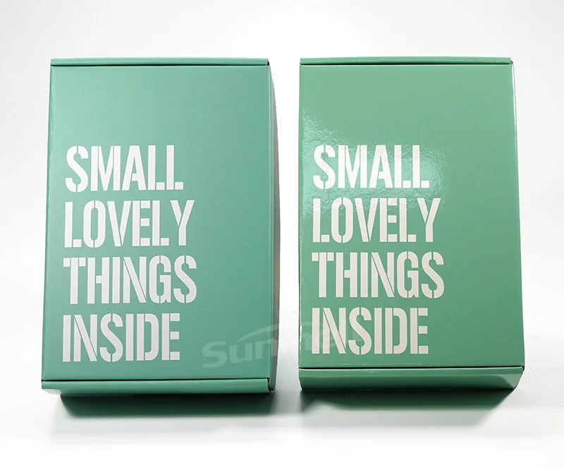 Green With Colorful Stripe Inside Printed Corrugated Mailer Box For T-Shirt Rectangle Custom Apparel Boxes For Clothing