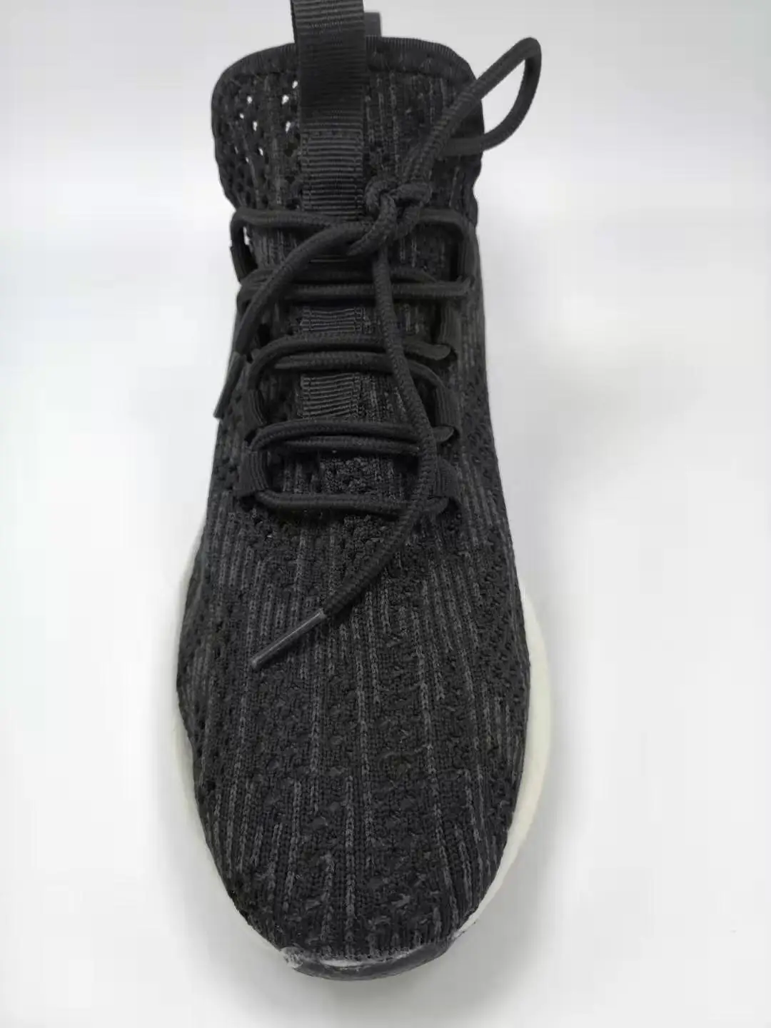 Customized elastic material wholesale fly woven upper capellada para calzado sports fly knit shoe material