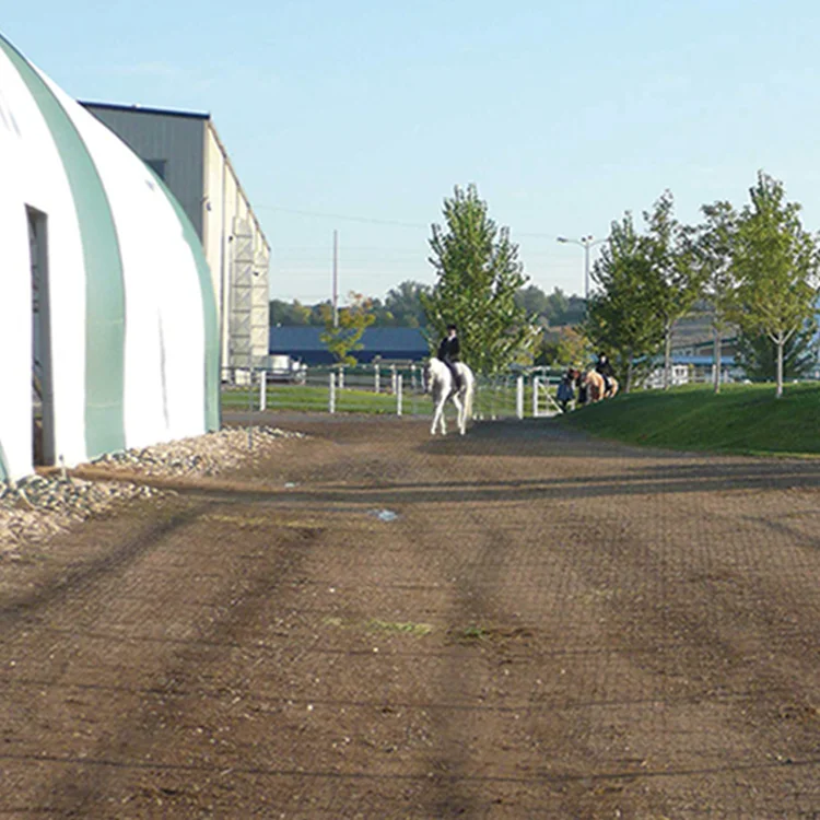 Конский стеллаж, подъездная дорожка, стабилизация заземления, пластиковая сетка, гравий, укладчик травы