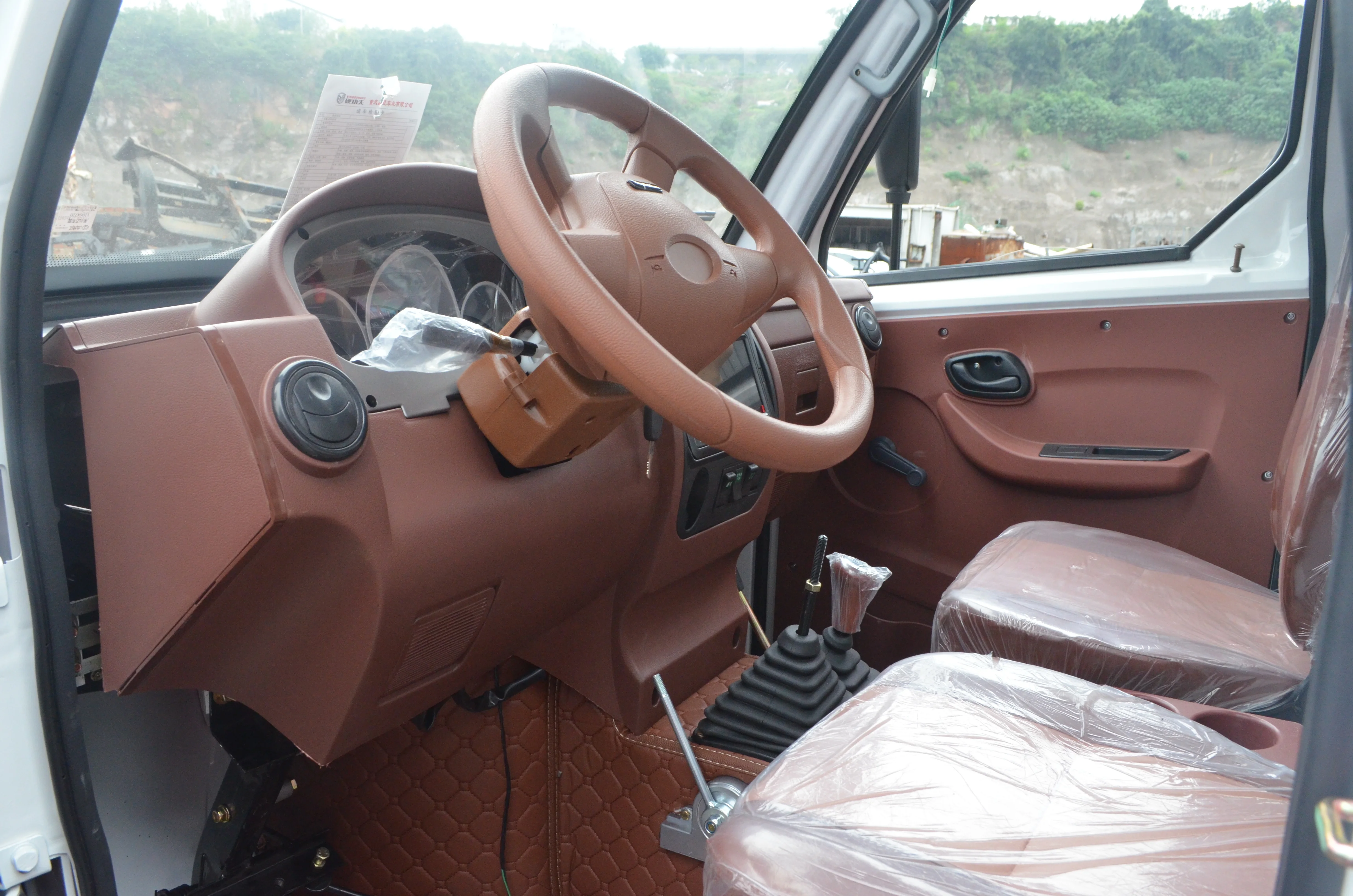 big capacity engine three wheel motorcycle/cargo tricycle with cabin