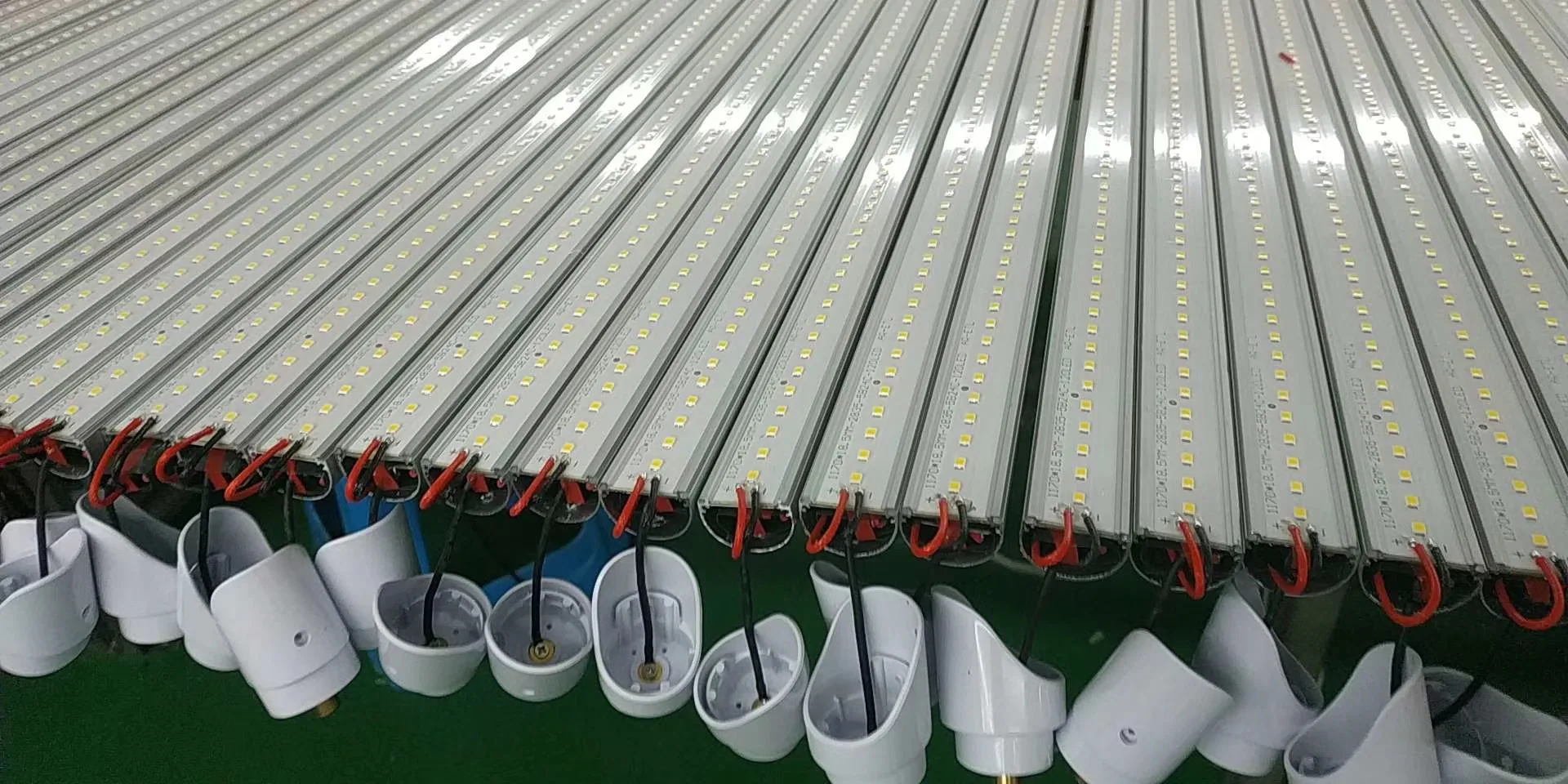 
Wholesale High Quality Lamps 2feet 3feet 4feet G5 Base 9w 12w 14w 18w 22w 24w Watt Glass Led Tube T5 Tube Light Lamp 