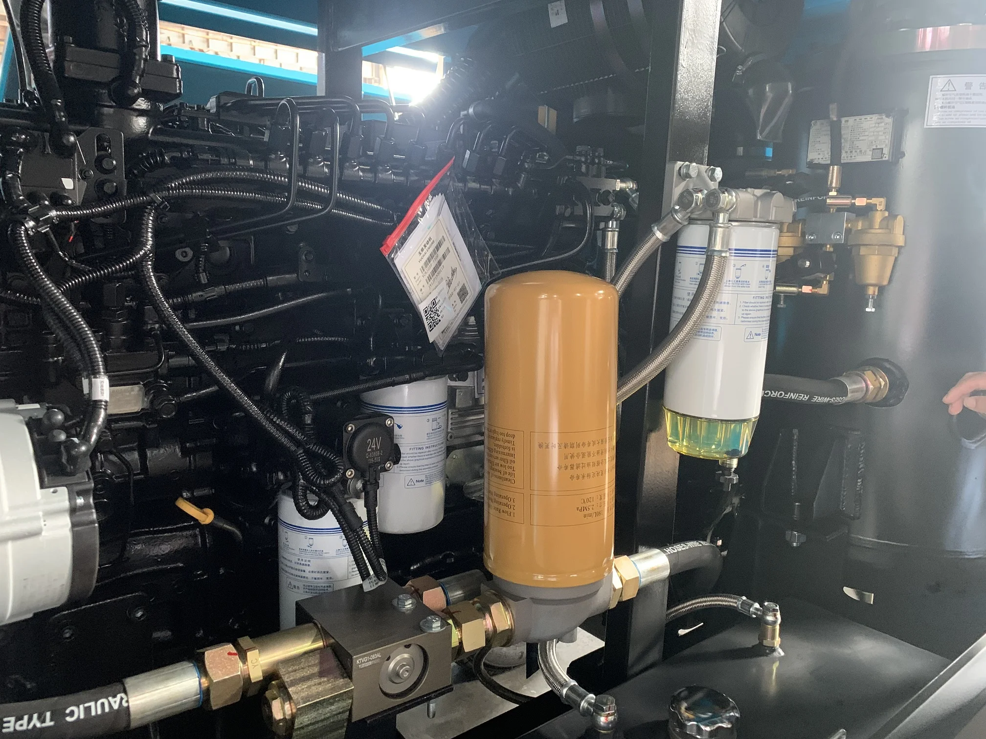 Hot sale 185 CFM Low Maintenance Direct Driven Mining industry diesel screw Mobile air compressor