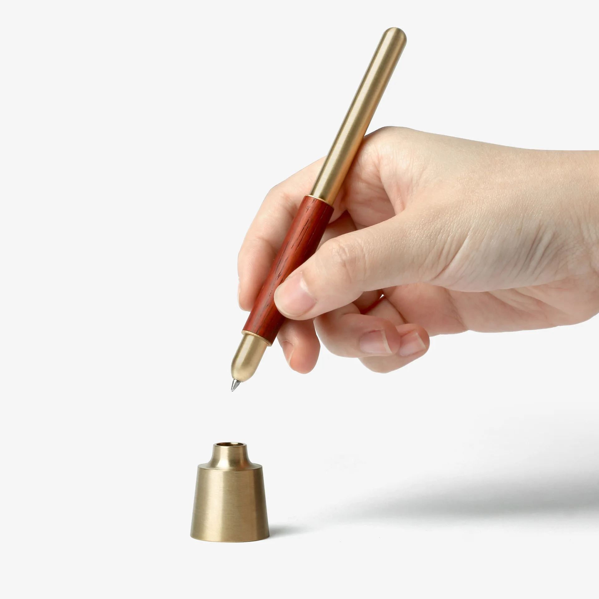 Новогодний подарок на заказ, ретро ручная работа, металлическая гелевая ручка, деревянная ручка, гравировка логотипа, офисный Настольный латунный держатель для ручки