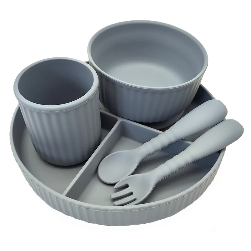 New Arrival Animal Shape Silicone Baby Feeding Set Bowl Silicone Bowl Bib With Suction Include Spoon Tableware Set