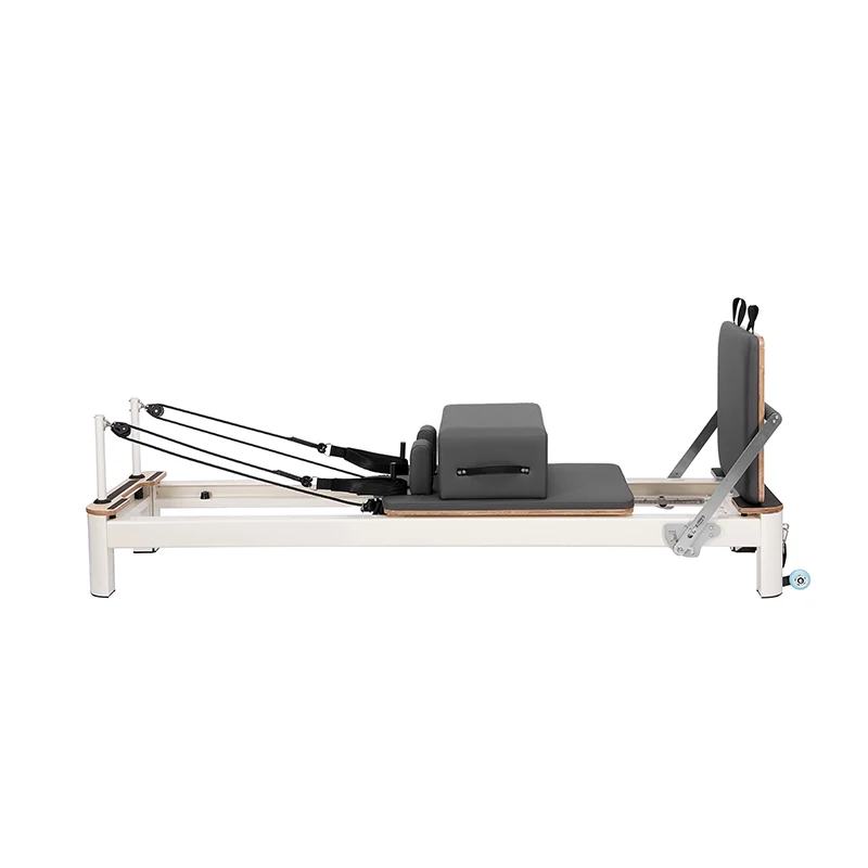 Professional Yoga Smooth And Quiet Carriage Sliding Bed Pilates Core Reformer Bed Durable White Aluminium Alloy Pilates Reformer