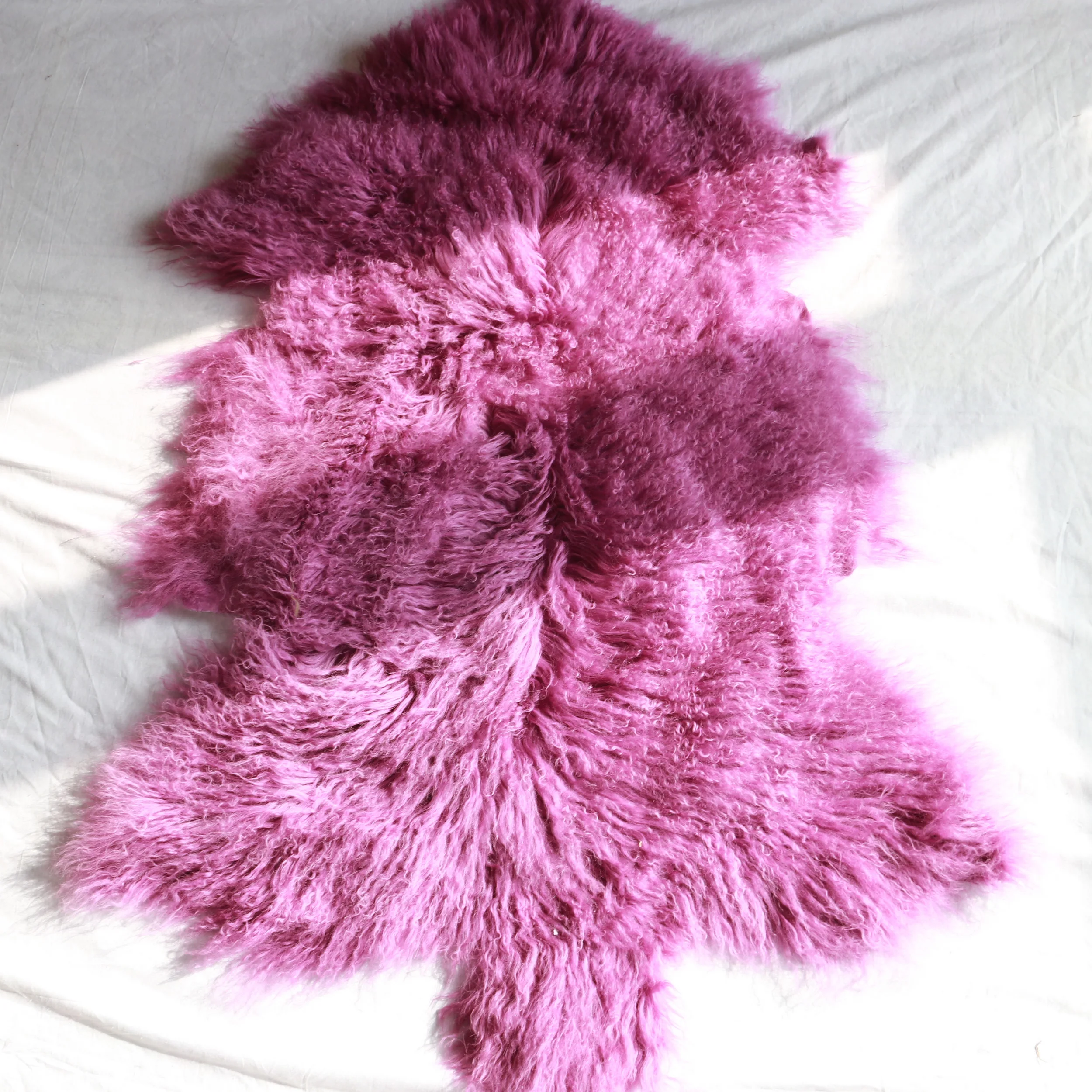 OEM Factory Wholesale Mongolian Lamb Hides Custom Size Tibetan Sheepskin Carpet Rugs