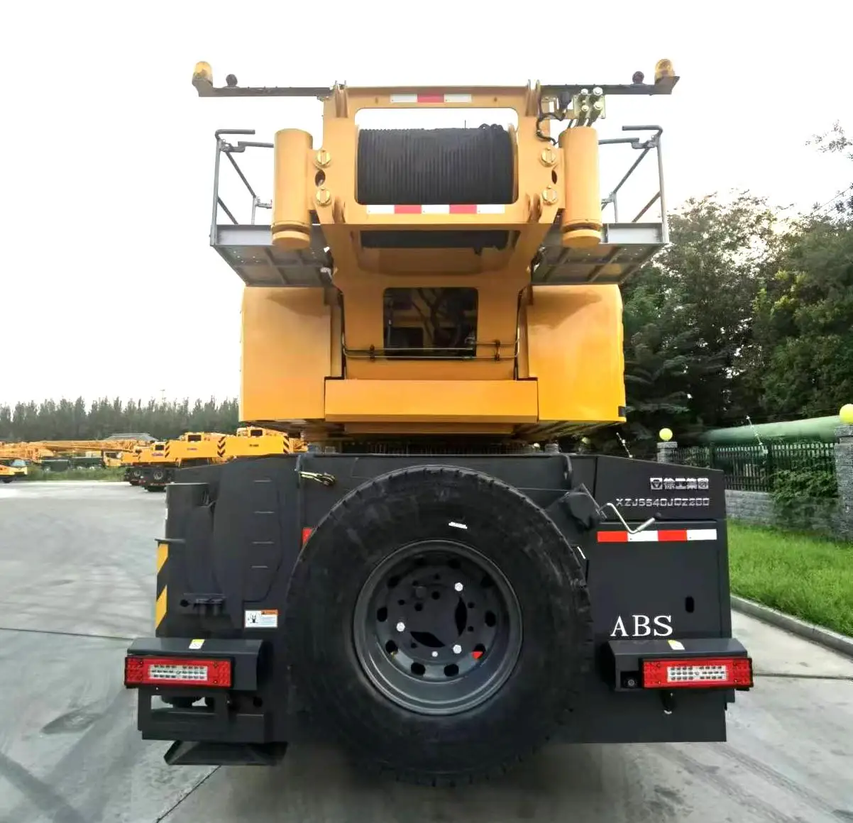 XCMG Official XCA200L8 Used Telescopic Crane Truck 200 Ton high quality