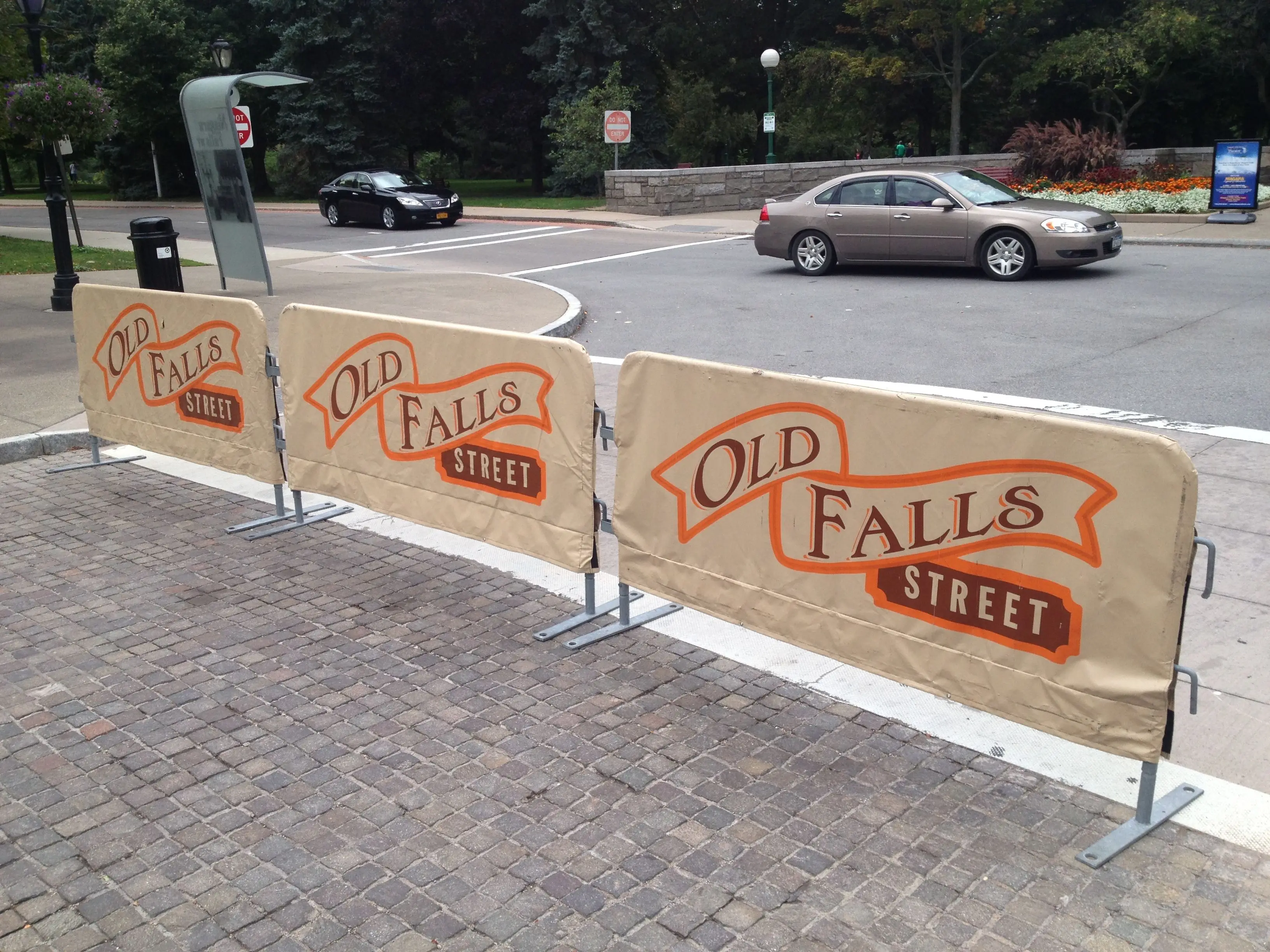 High Quality Custom Waterproof Movable Outdoor Banner Cafe Barriers Stainless Steel Cafe Barrier
