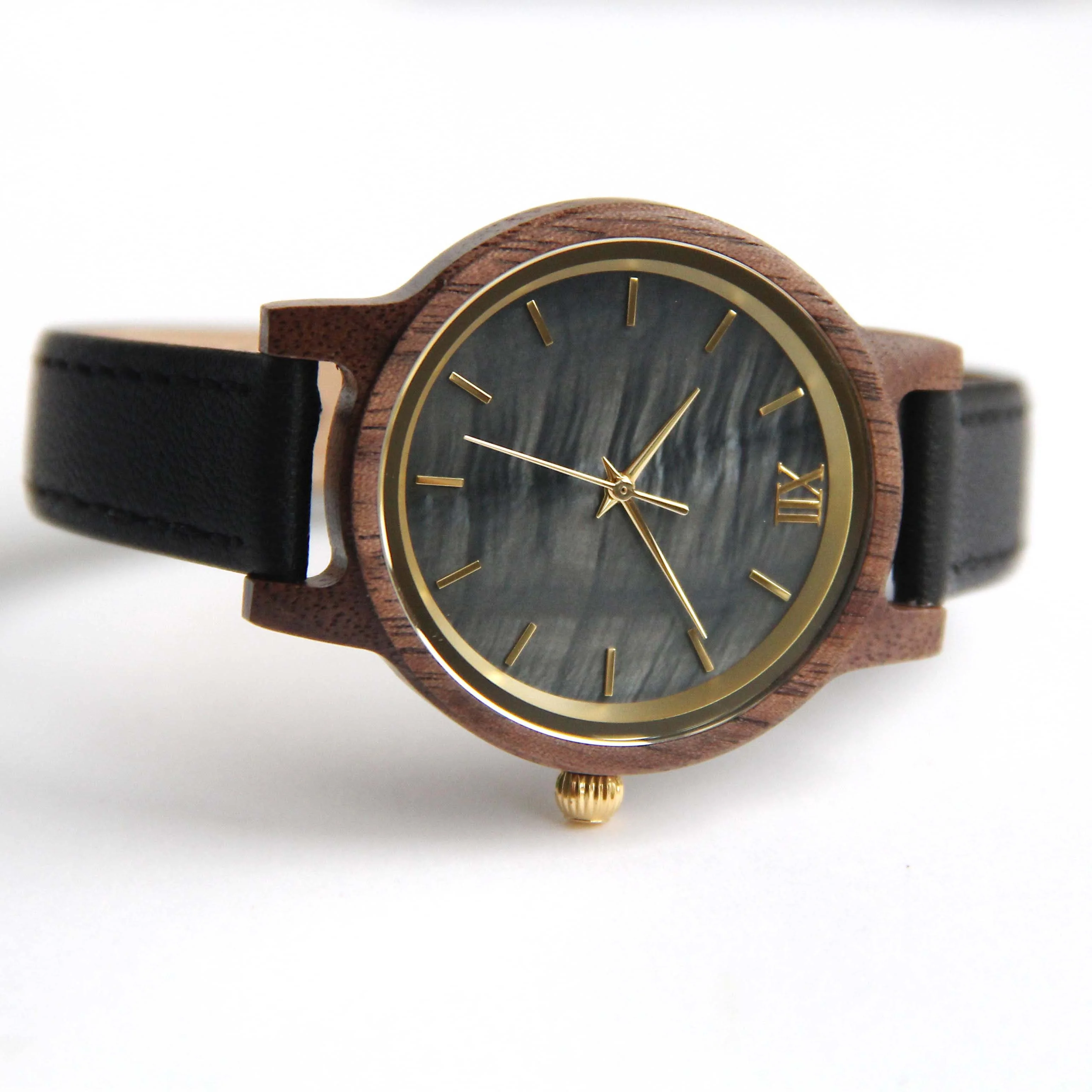 Drop Shipping 2020 Black Leather Strap Quartz Wood Watch For Women Shell Dial Gold Index