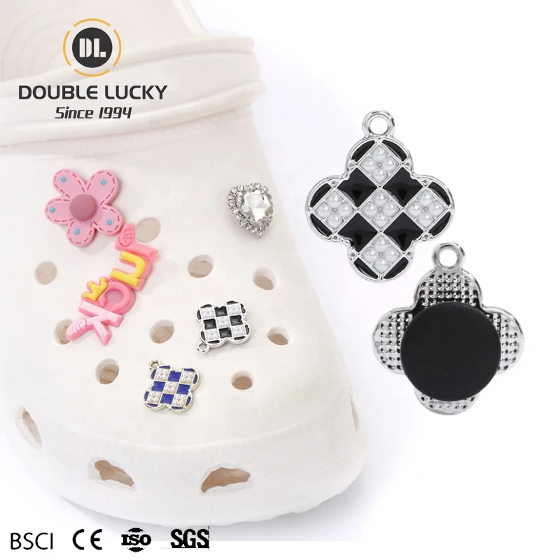 Double Lucky China Suppliers Shoe Buckle Fashion Checkerboard Print Accessories Clog Designer Croc Charms For Shoes