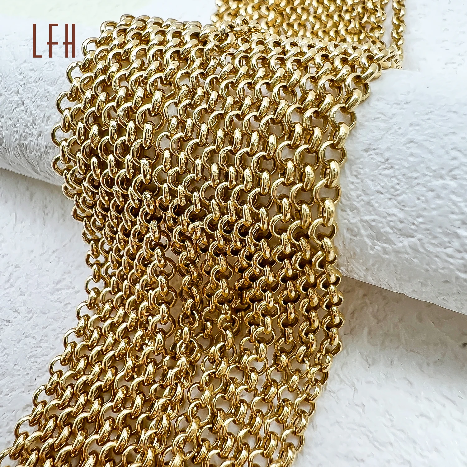 Customized Necklaces 18K Gold Cuban Link Chain Classic Gold Engagement Ring 18 Karat Solid Gold Oyster Link Chain