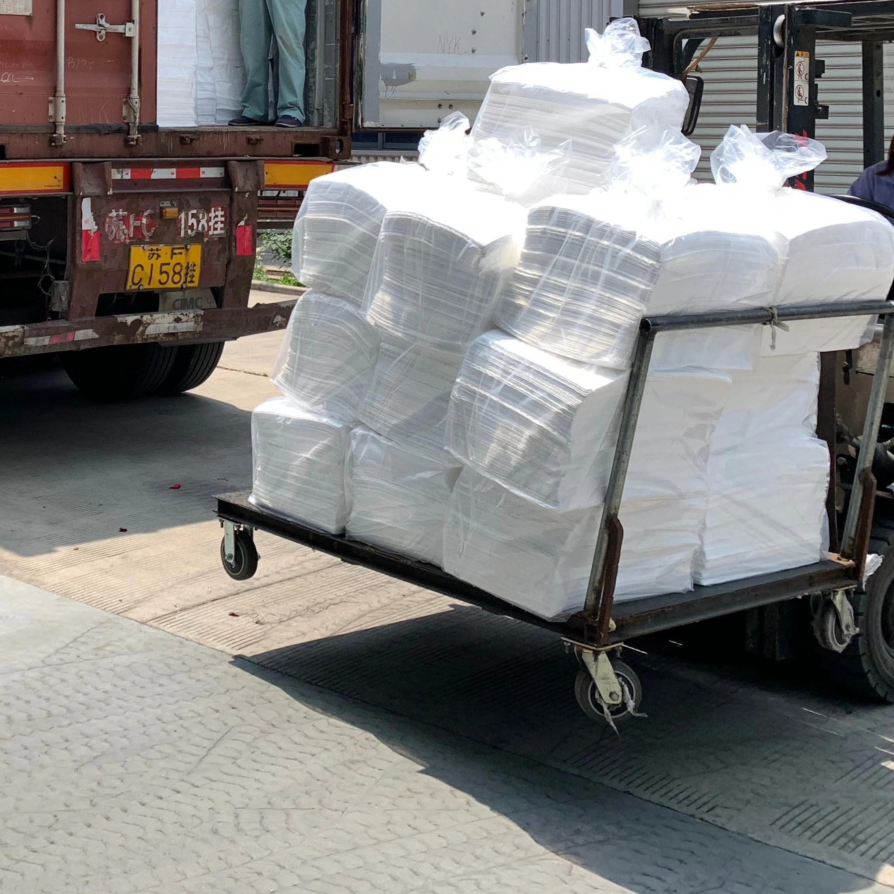 Масляный абсорбирующий коврик 200 gsm поставщик аварийный разлив масла масляная Абсорбирующая